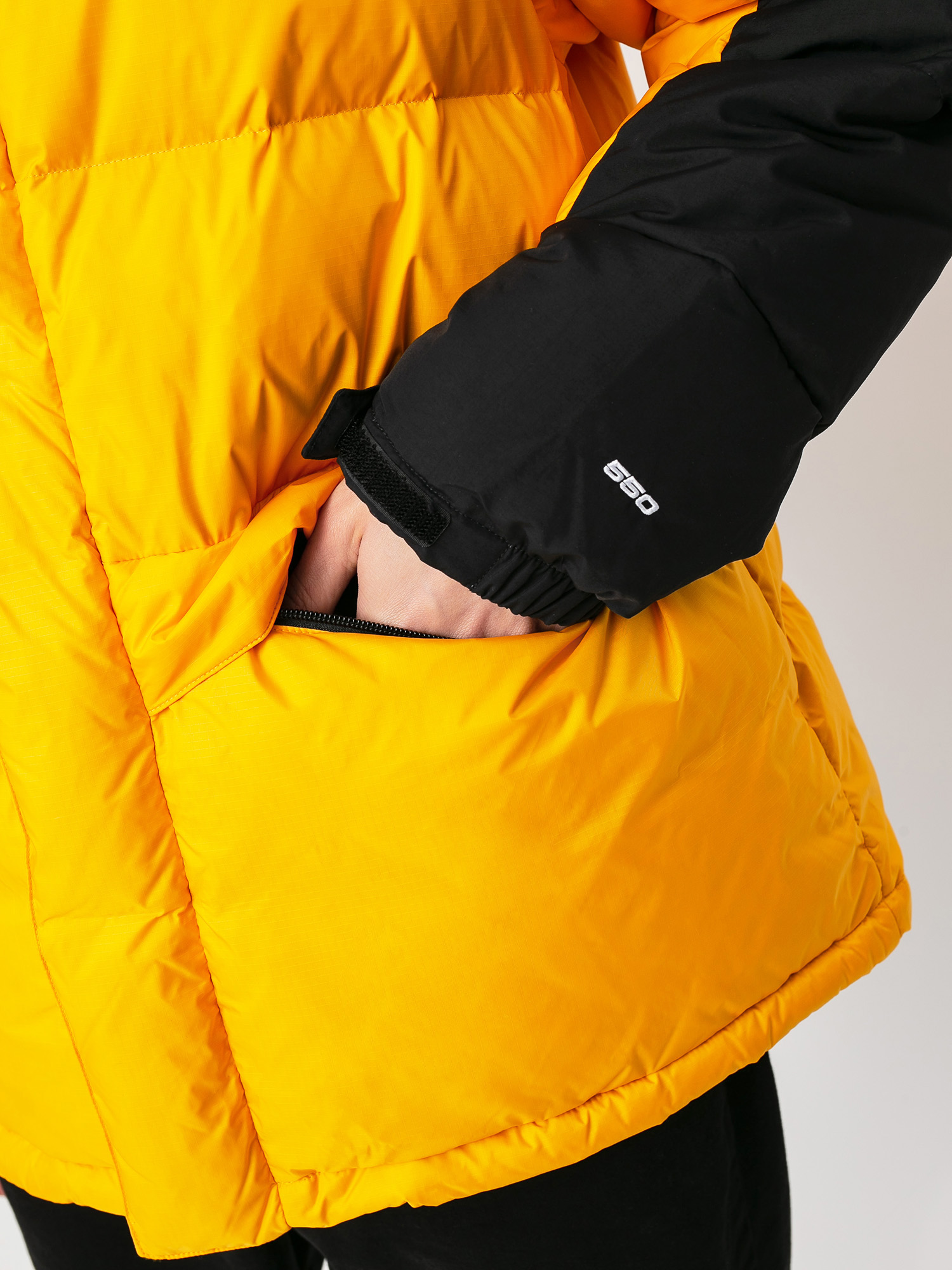 The North Face Himalayan Down Jacket (summit gold)