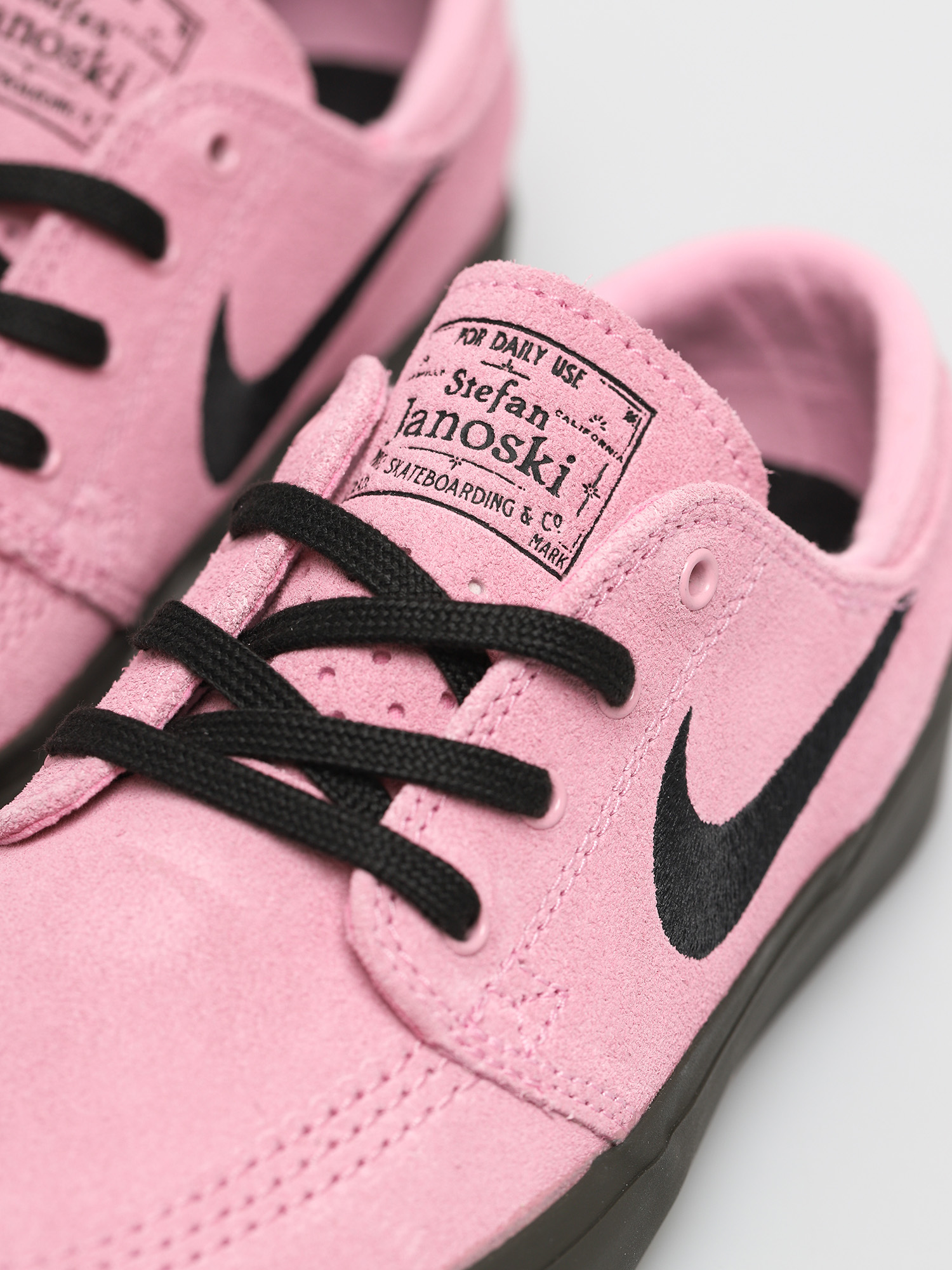 Nike SB Zoom Janoski Rm Shoes (pink rise/black pink rise newsprint)
