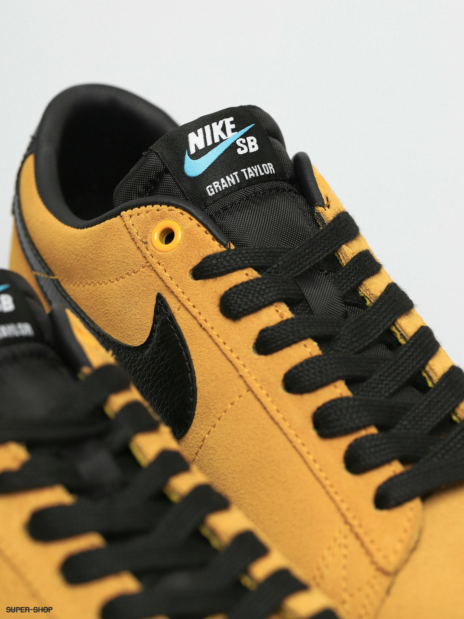 Nike Sb Blazer Low Gt Shoes University Gold Black University Gold