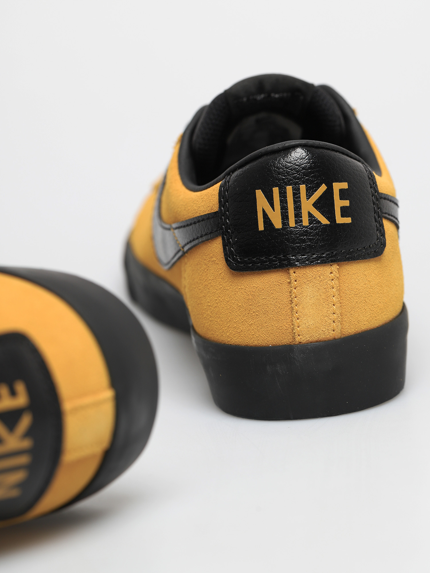 nike sb blazer low gt university gold black