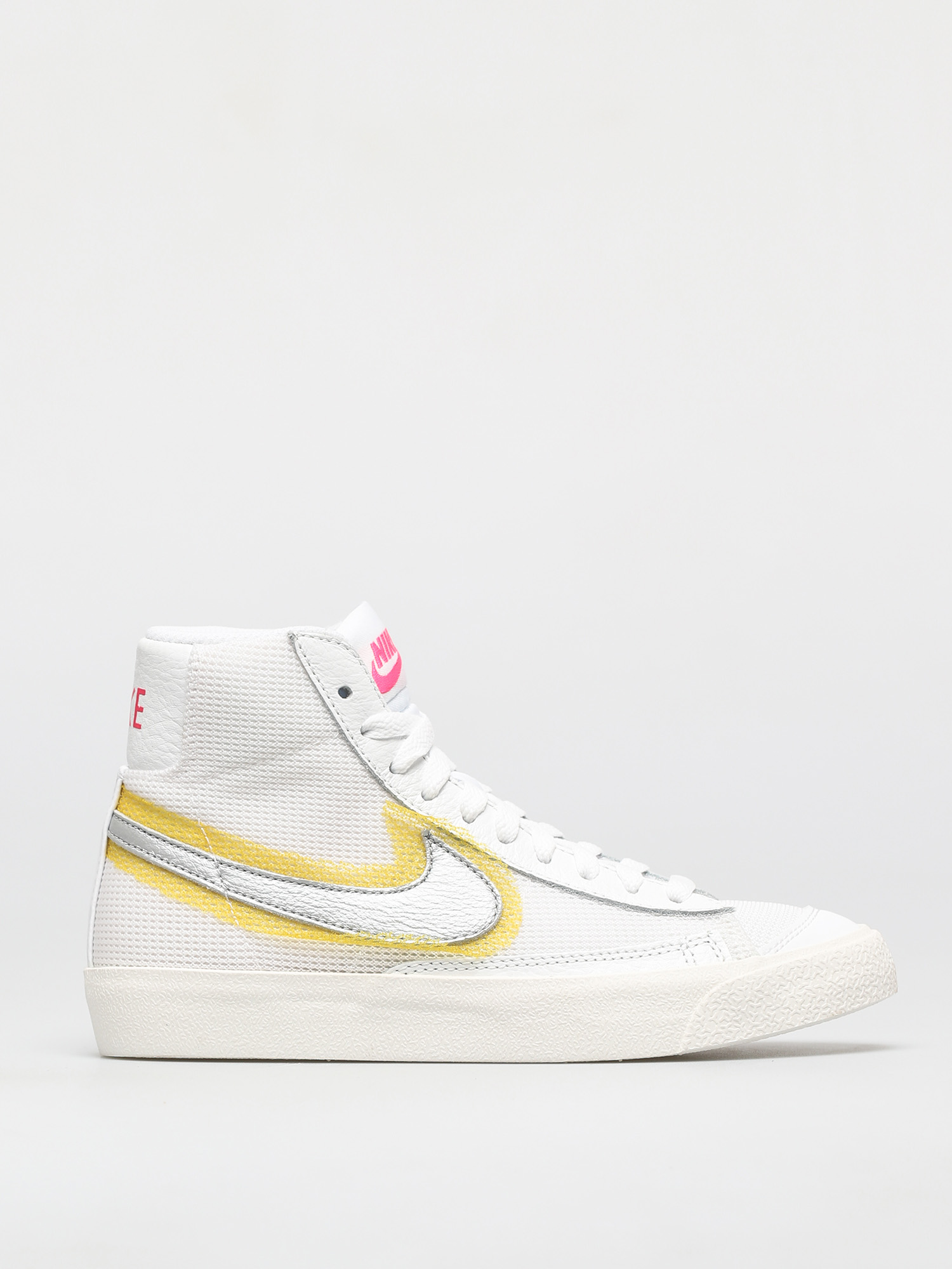 Nike Blazer Mid Vintage 77 Schuhe Wmn (white/metallic silver/university gold)