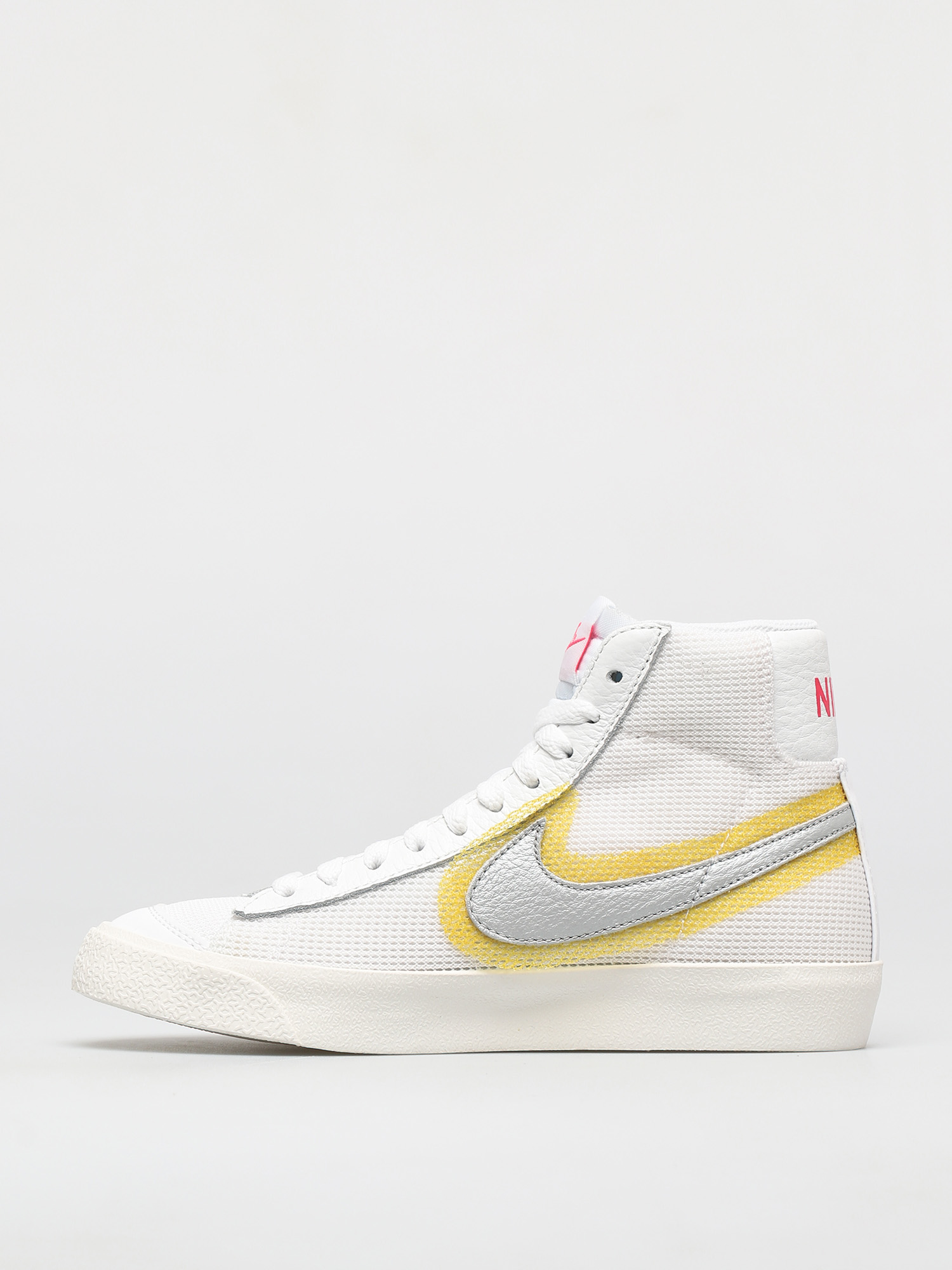Nike Blazer Mid Vintage 77 Schuhe Wmn (white/metallic silver/university gold)
