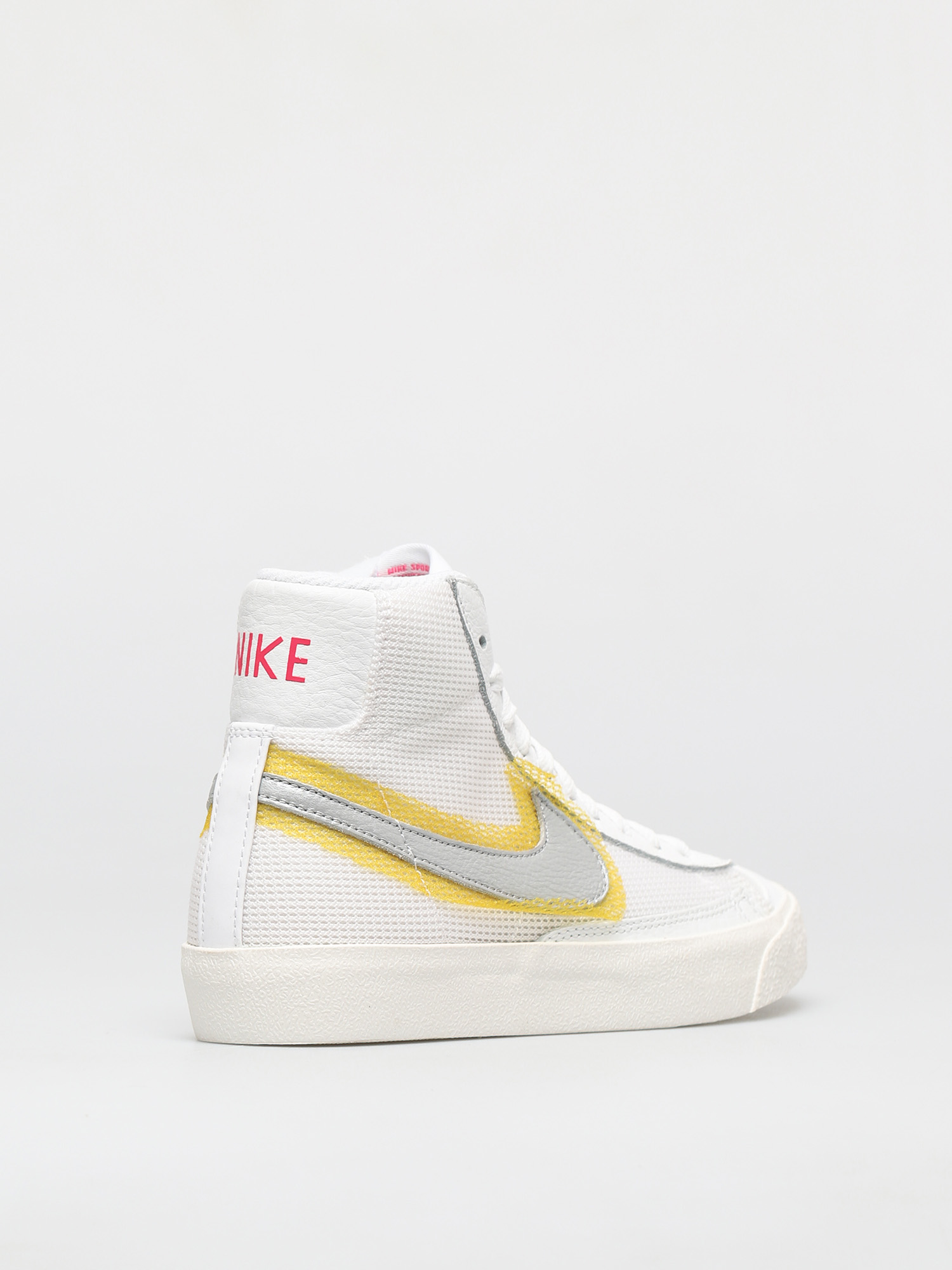 Nike Blazer Mid Vintage 77 Schuhe Wmn (white/metallic silver/university gold)