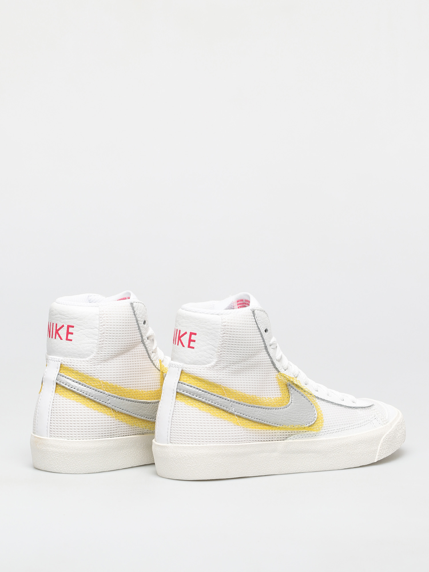 Nike Blazer Mid Vintage 77 Schuhe Wmn (white/metallic silver/university gold)