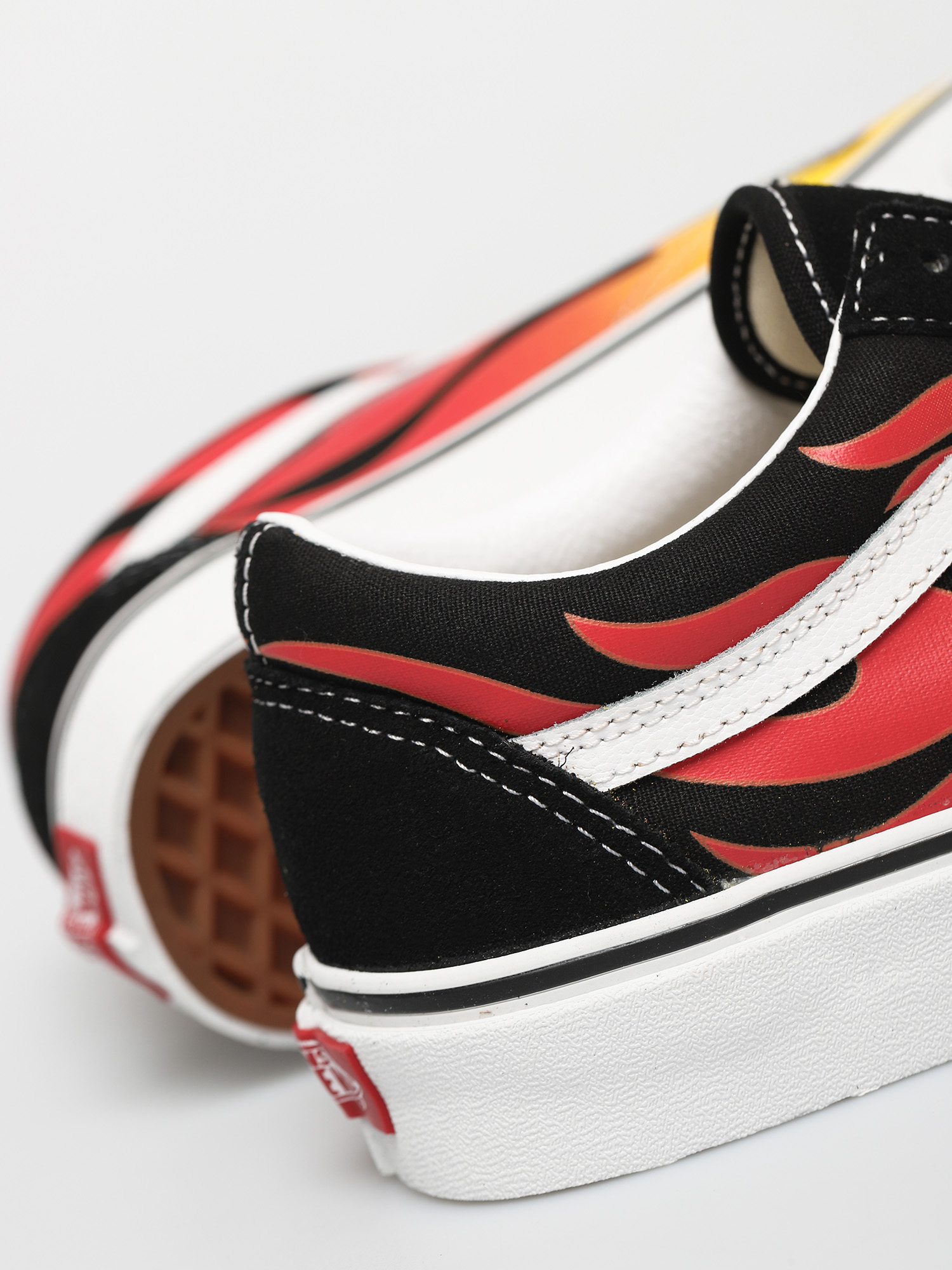 Vans Old Skool Schuhe (flame/black/black/true white)