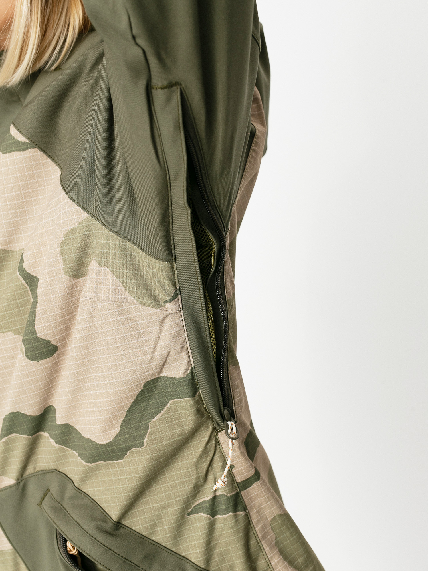 Womens Burton Eastfall Snowboard jacket (keef/barren camo)