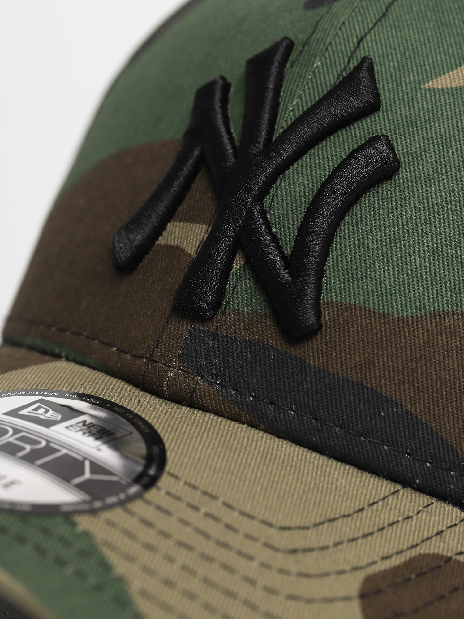 New Era League Essential New York Yankees ZD Cap (woodland camo)