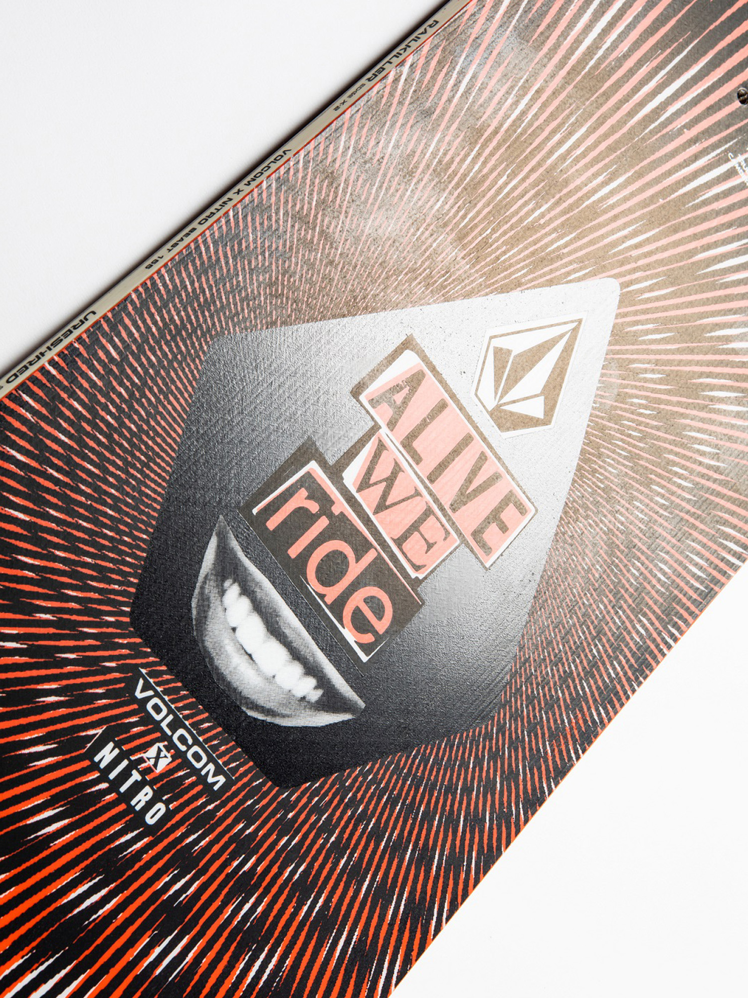 Mens Nitro X Volcom Beast Snowboard 