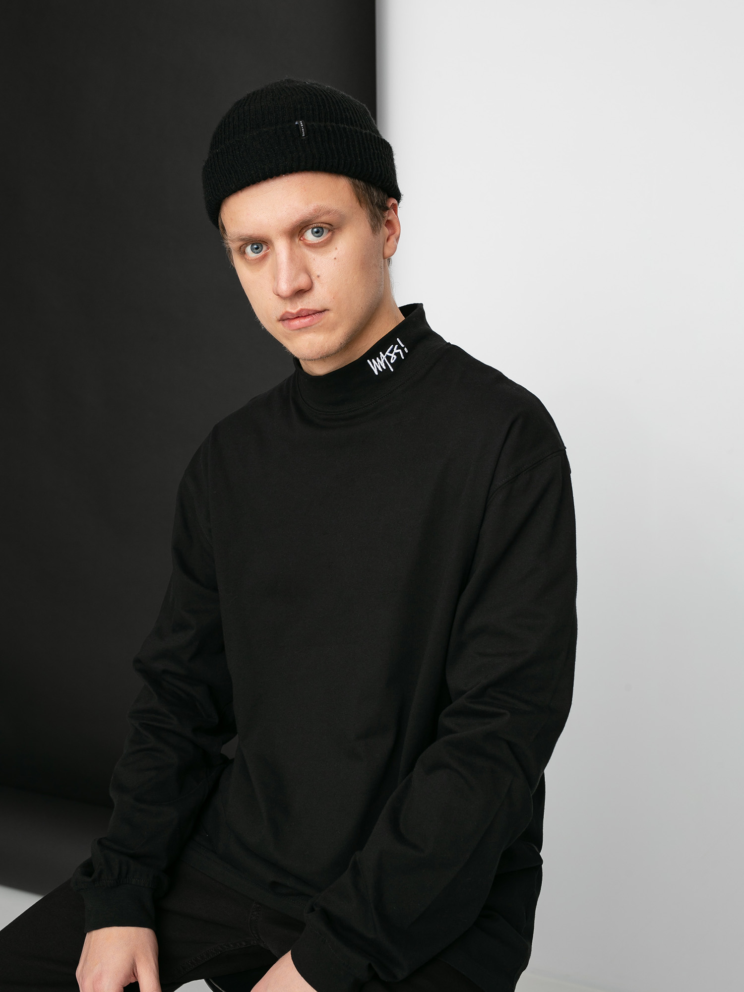 black turtleneck sweatshirt