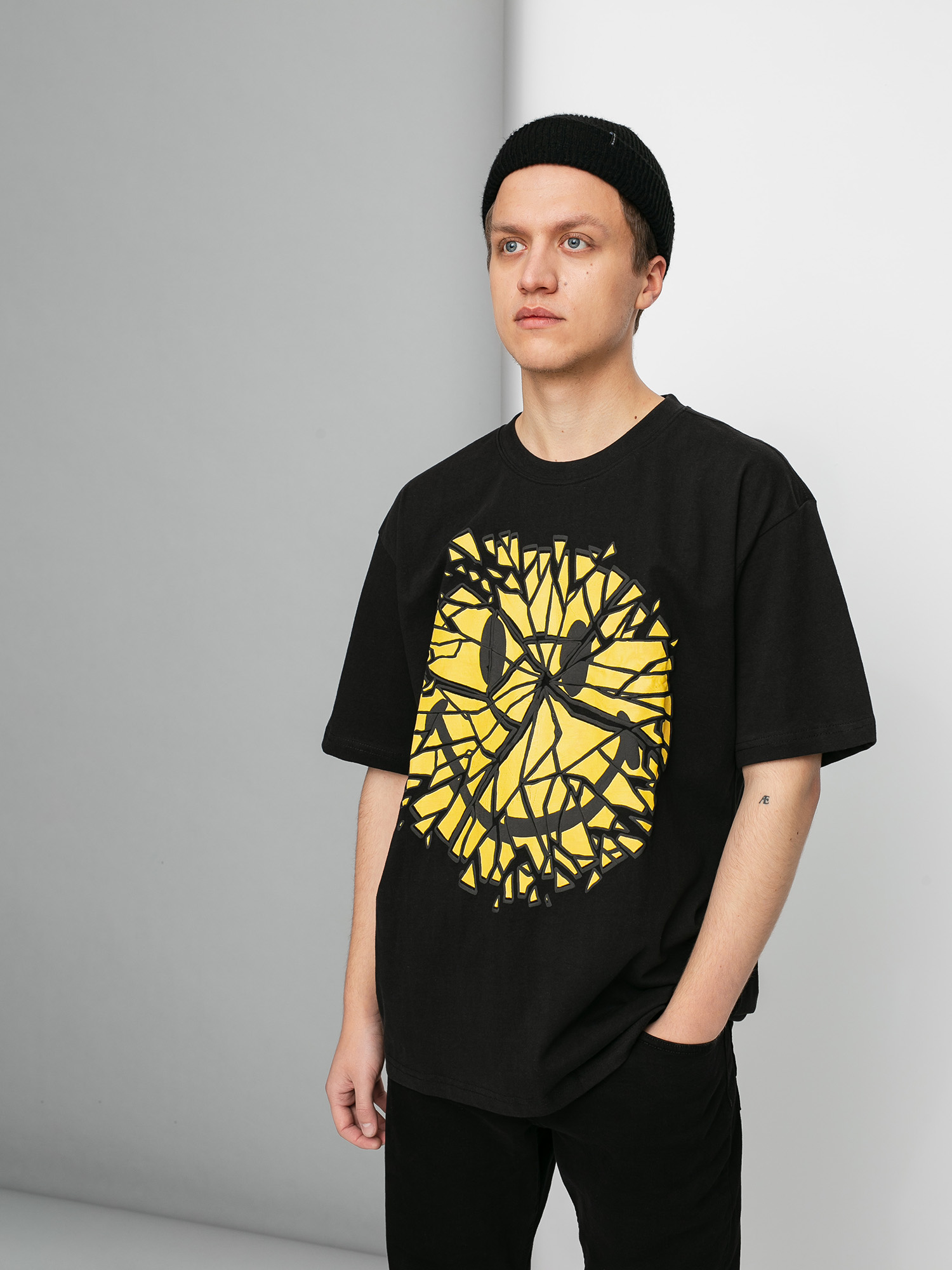 Chinatown Market Glass Smiley T-shirt (black)