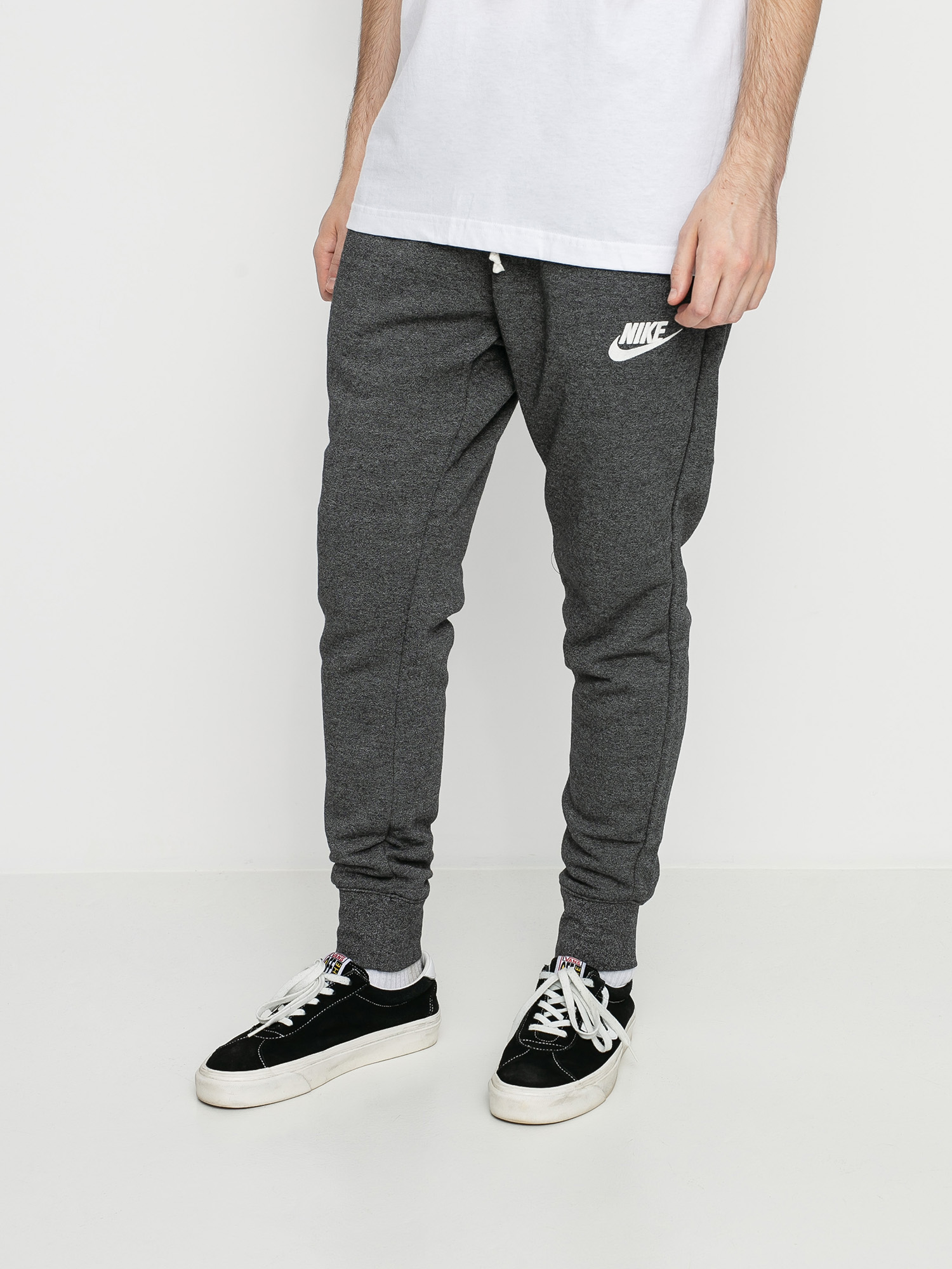 nike sportswear heritage sweatpants