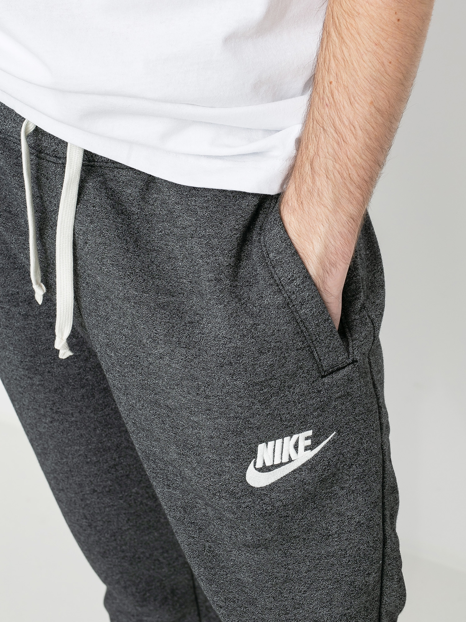 nike sportswear heritage sweatpants