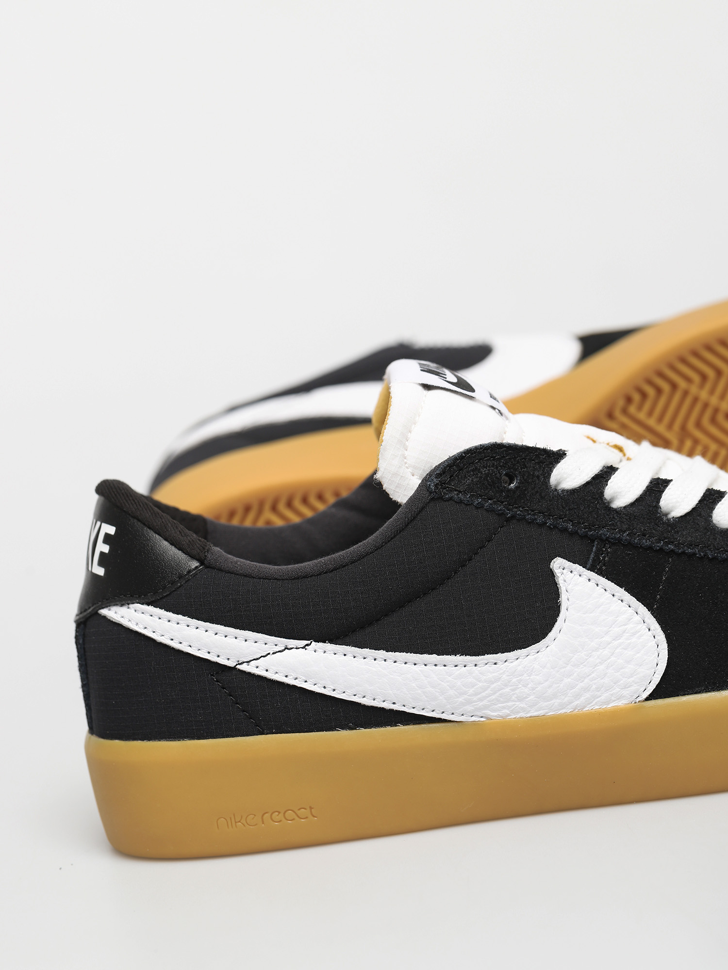 Nike SB Bruin React Schuhe (black/white black gum light brown)