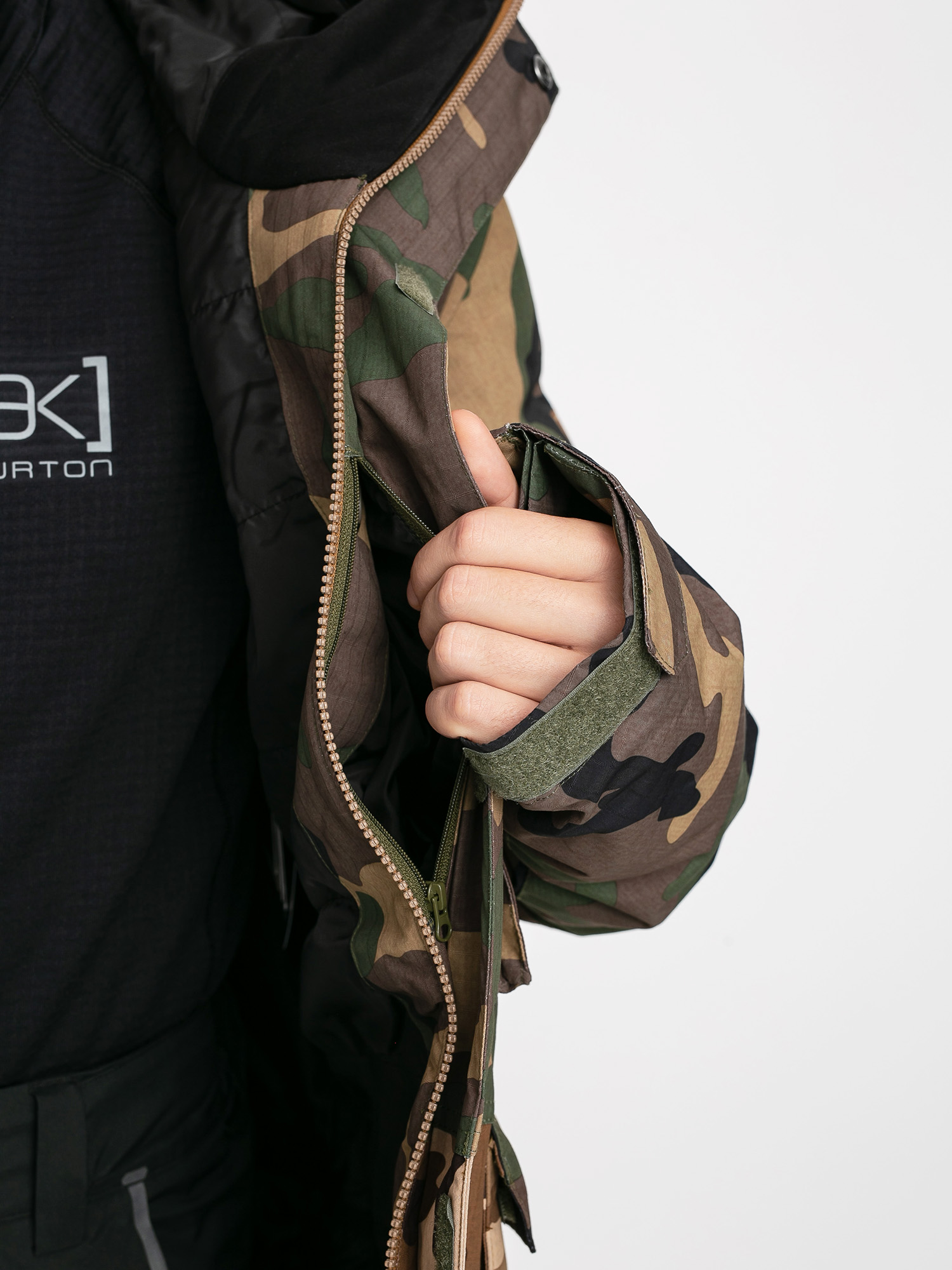 Mens Billabong Adversary Snowboard jacket (woodland camo)