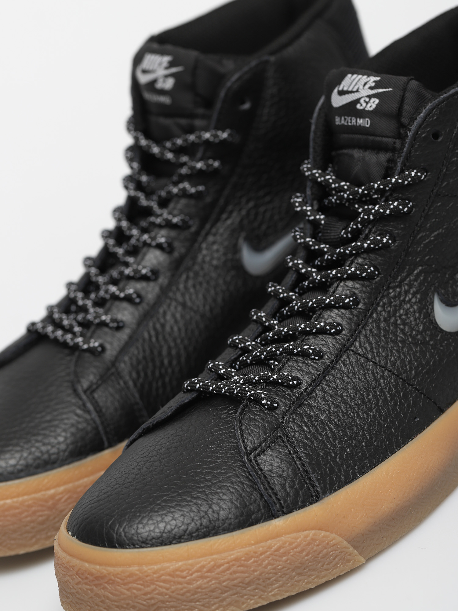 Nike SB Zoom Blazer Mid Premium Shoes (black/white black gum light brown)