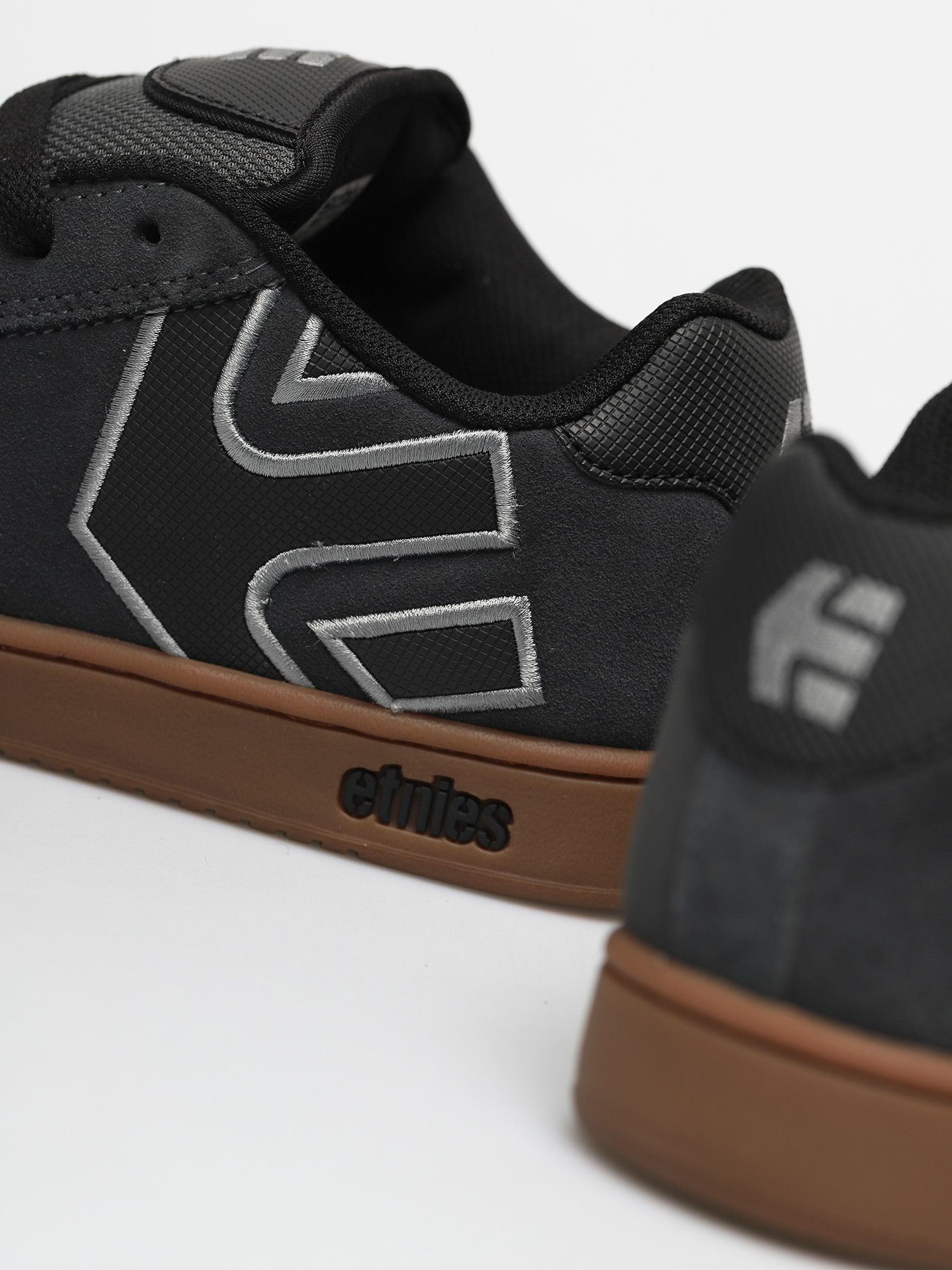 etnies fader grey