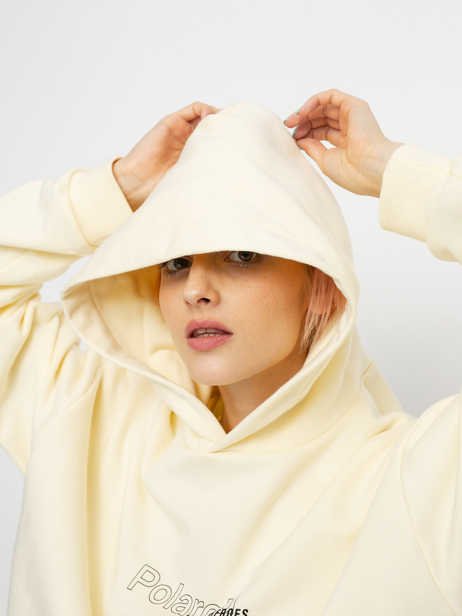 Local Heroes X Polaroid Ribbon Heart Cropped HD Hoodie Wmn (cream)