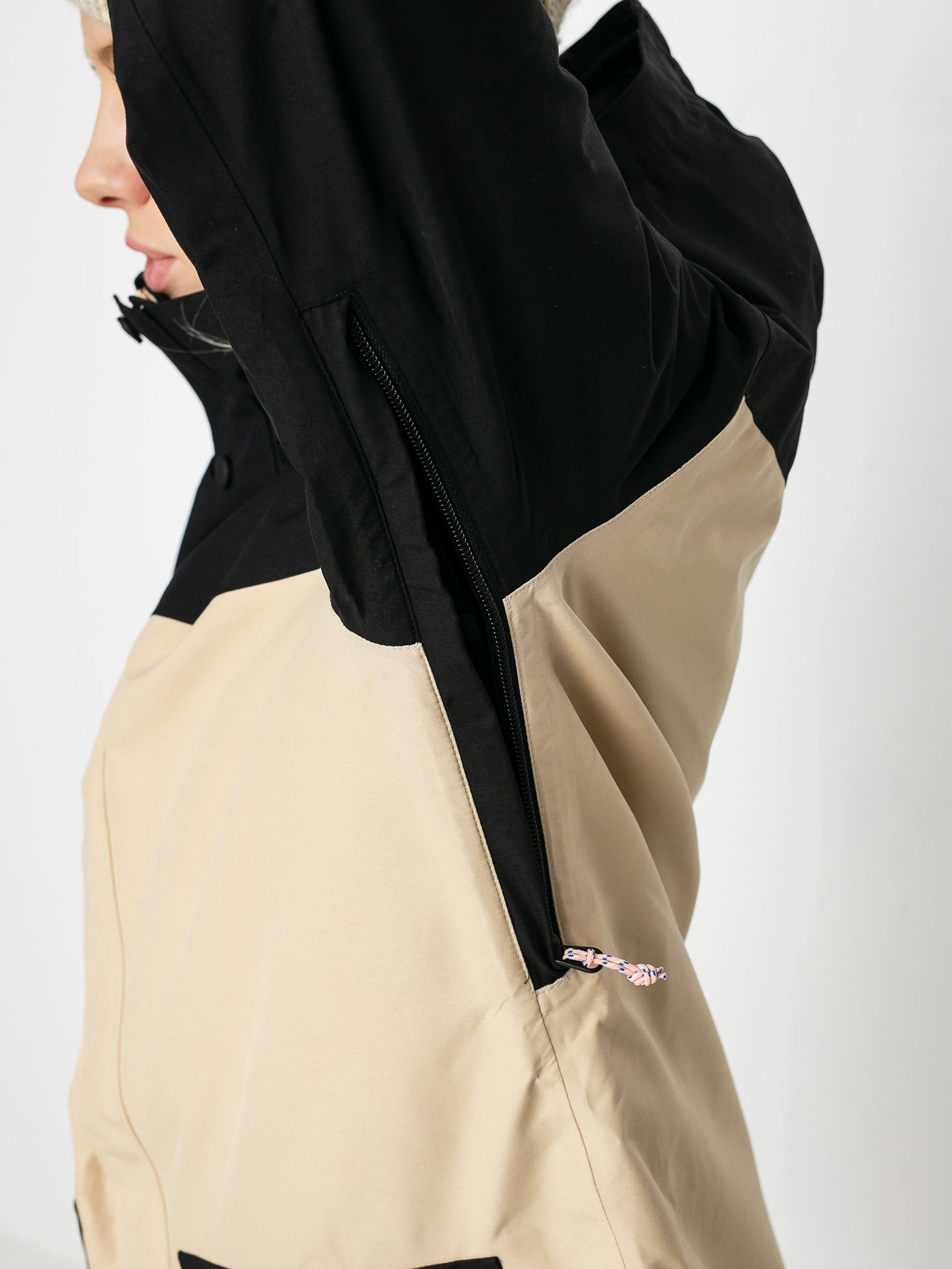 Womens Burton Gore Tex Eyris Snowboard jacket (true black/irish cream)