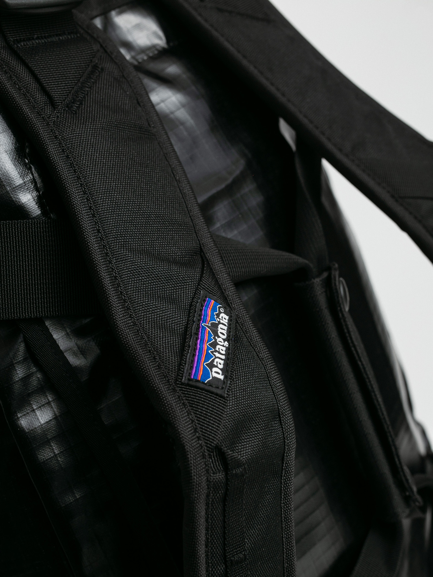 Patagonia Black Hole Duffel 40L Bag (black)