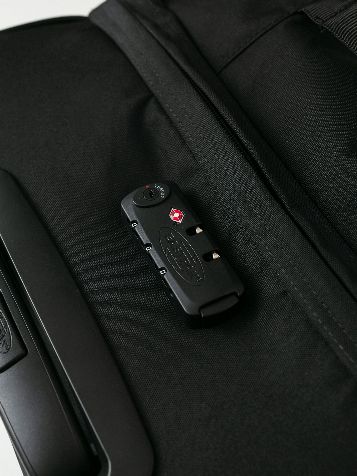 Eastpak Tranverz L Suitcase (black)