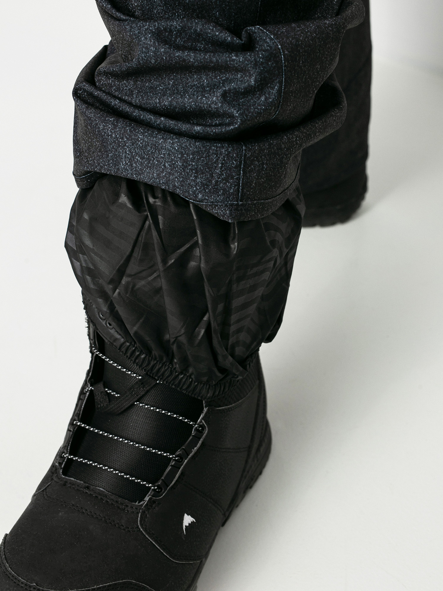 volcom snowboard boots