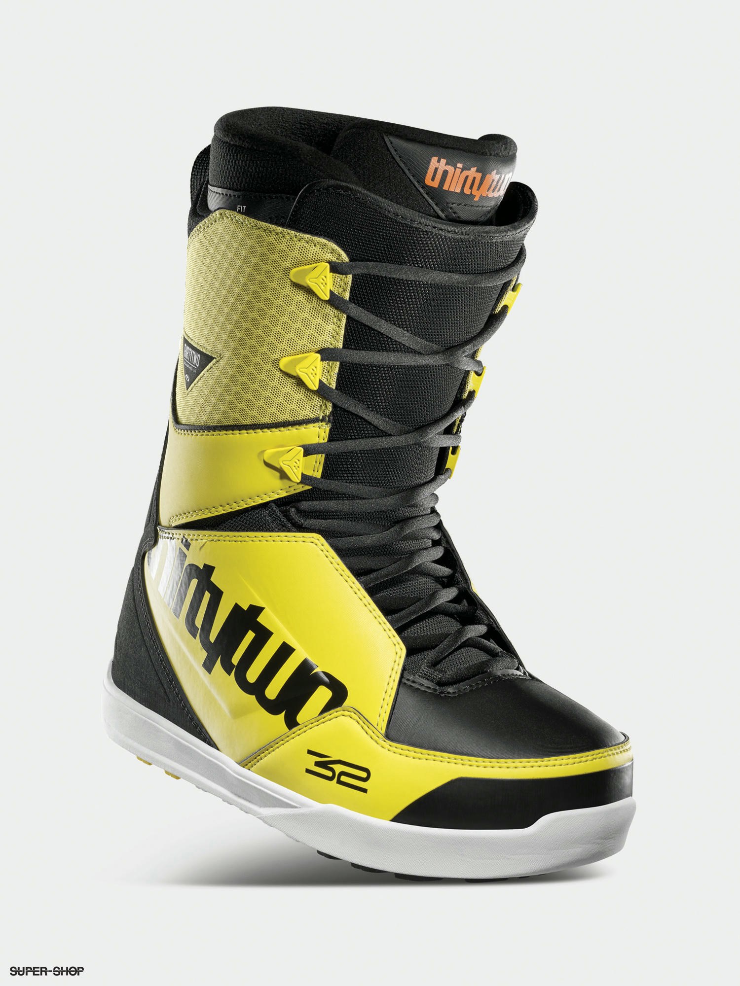 32 snowboard boots