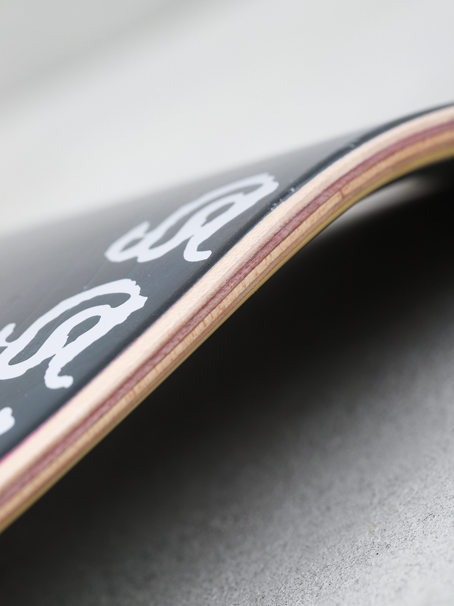 Girl Skateboard Gass Severed Pop Secret Deck (black/white)