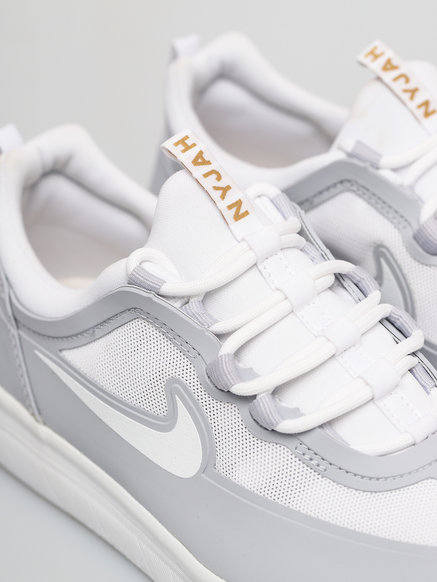 Nike SB Nyjah Free 2 Shoes (sky grey/white sky grey metallic gold)