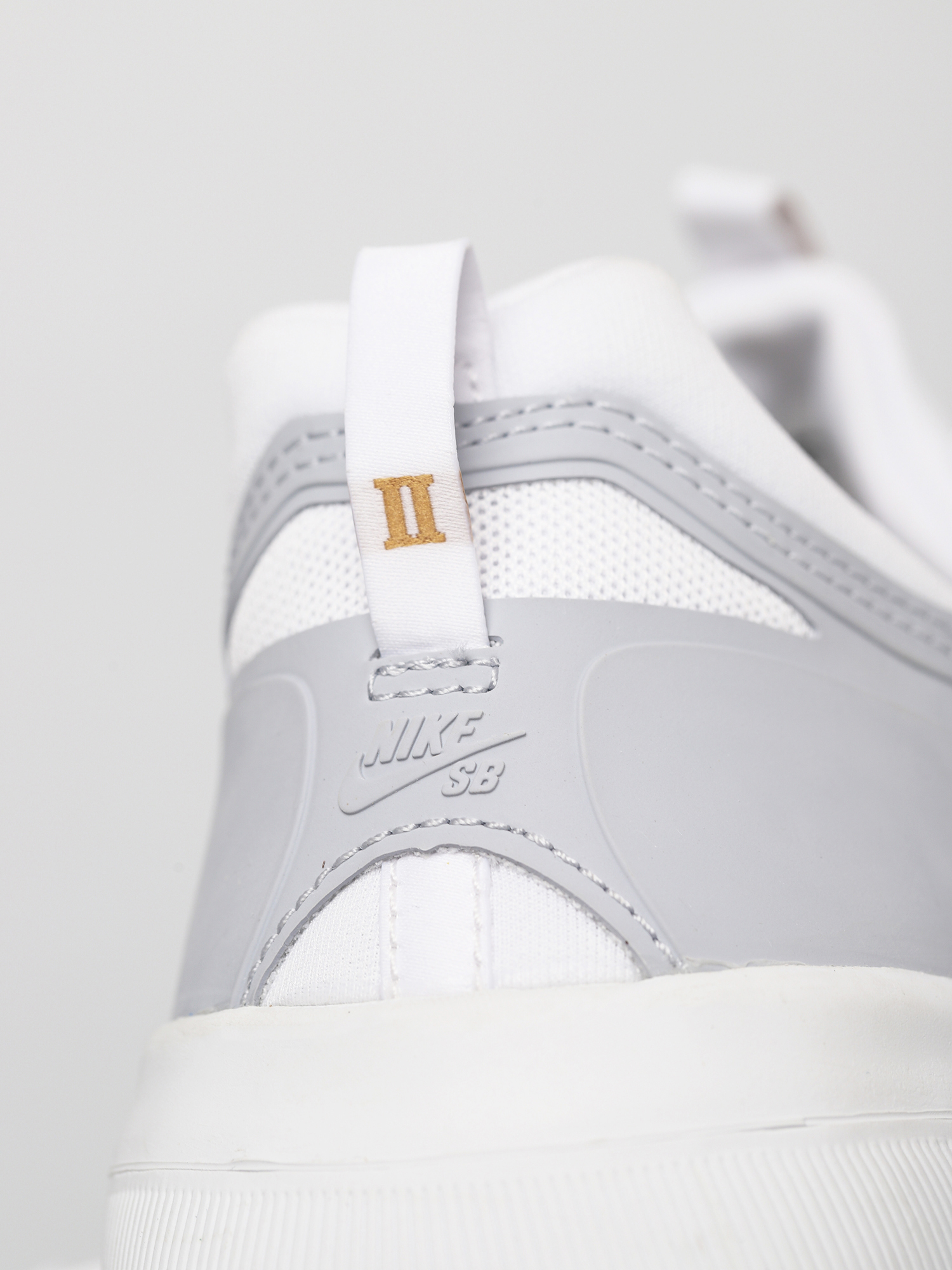 Nike SB Nyjah Free 2 Shoes (sky grey/white sky grey metallic gold)