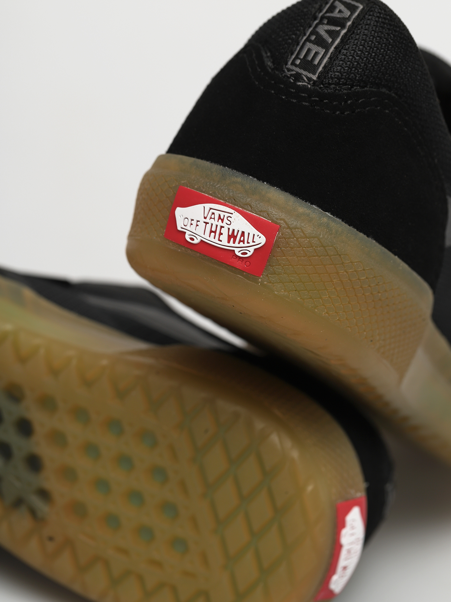 Vans Ave Pro Shoes (black/gum)