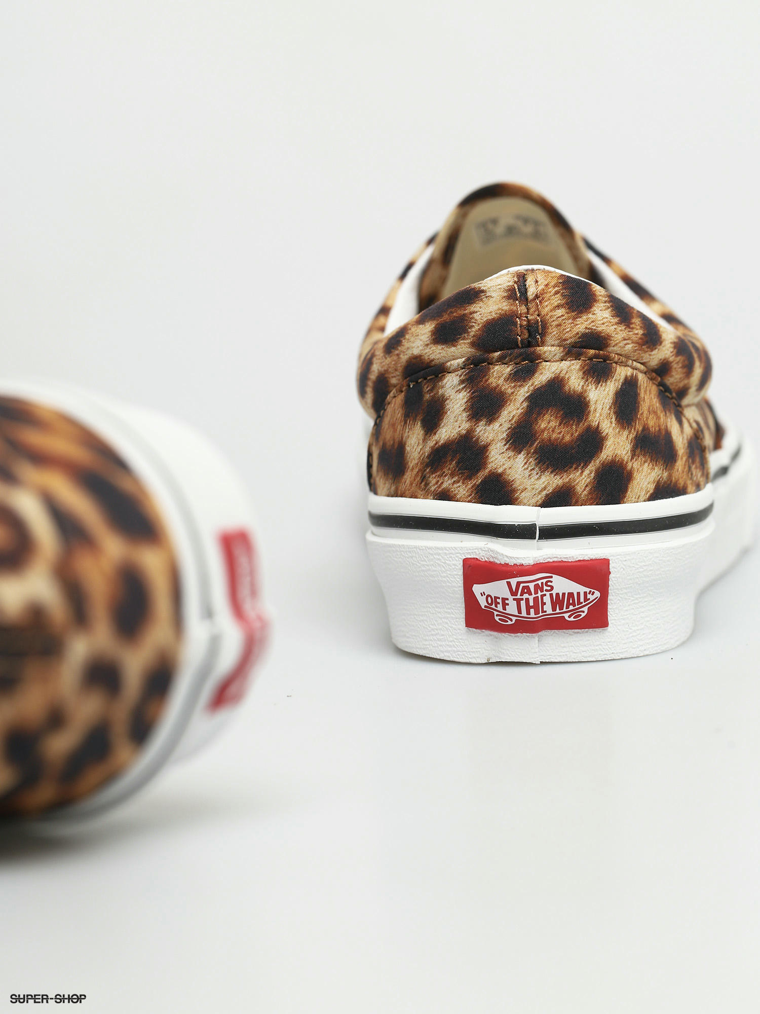 Vans top leopard era