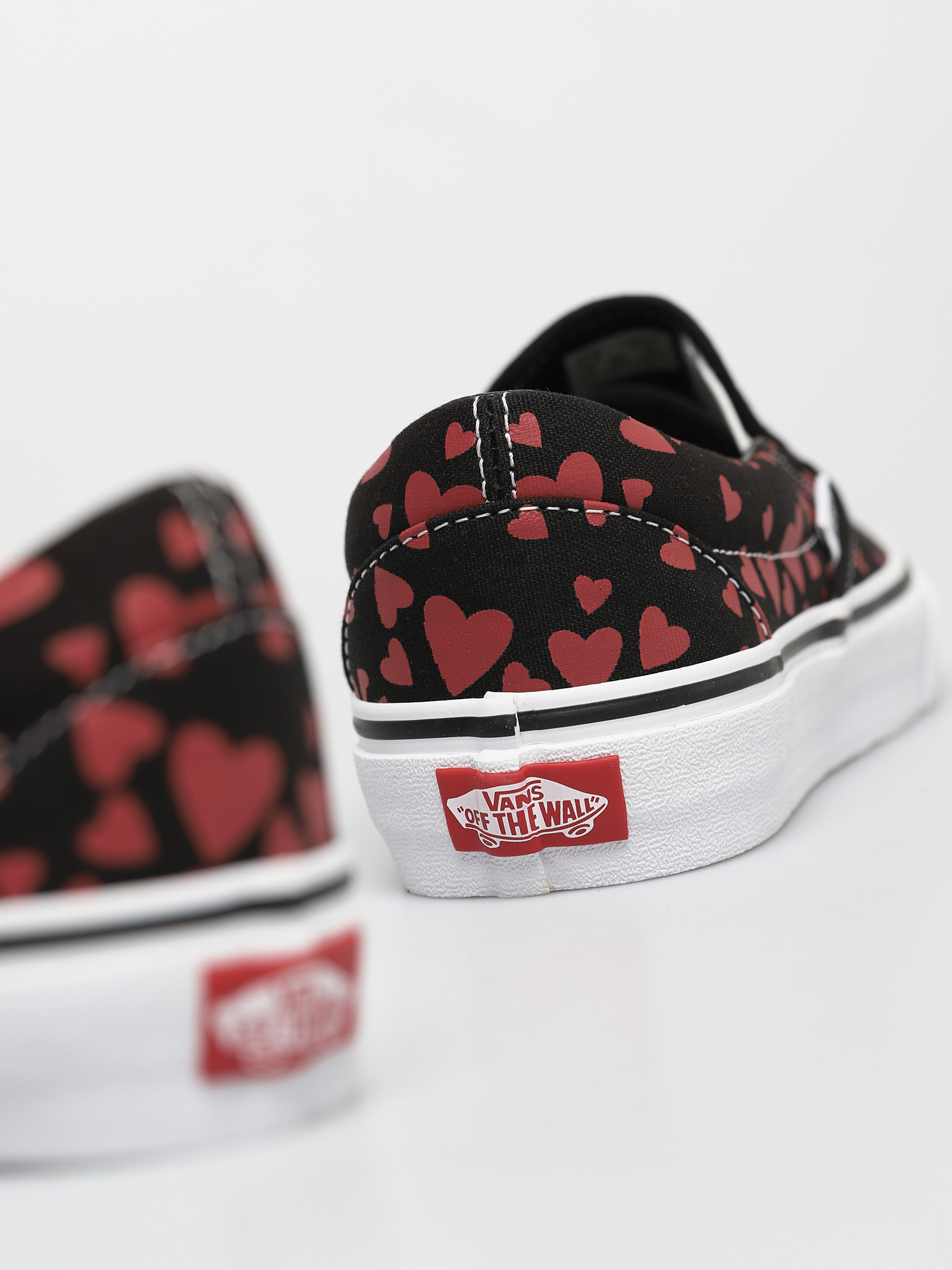 Vans Classic Slip On Shoes (valentines hearts black/racing red)