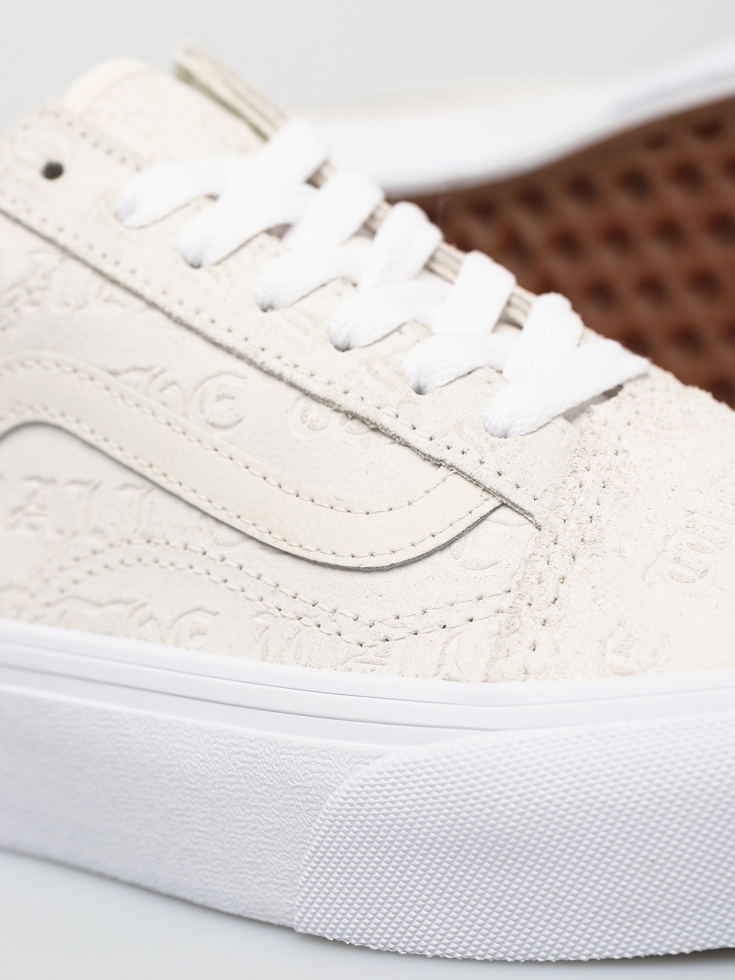 Vans Old Skool Platform Shoes (deboss otw marshmallow/marshmallow)