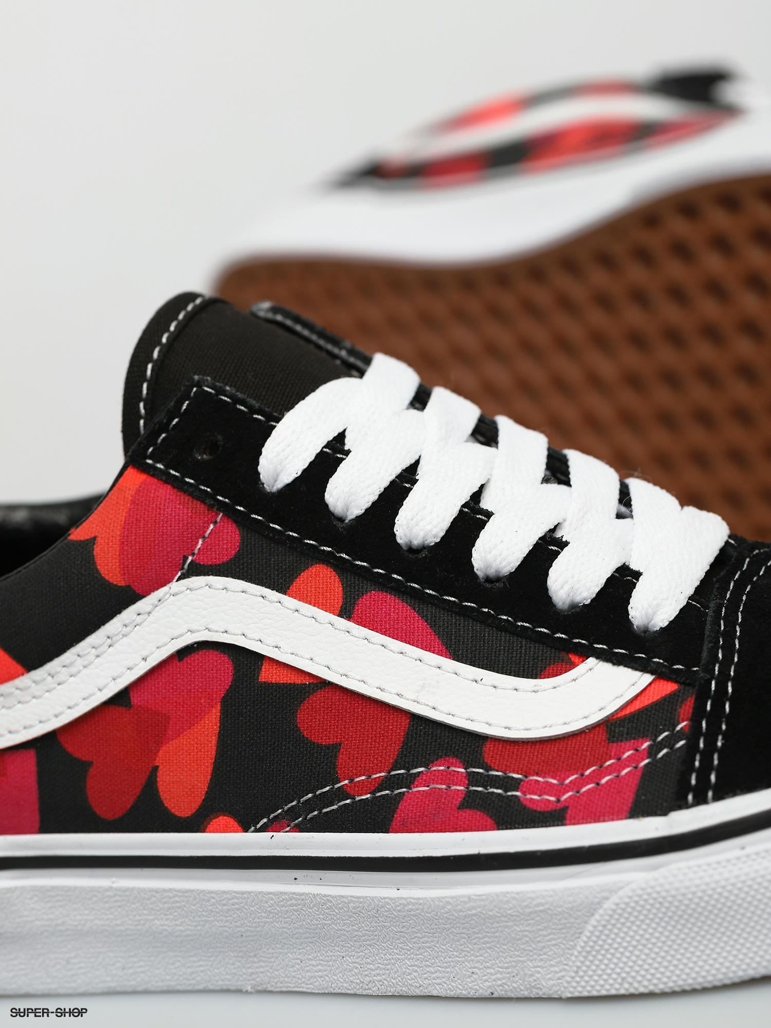 vans valentines hearts old skool