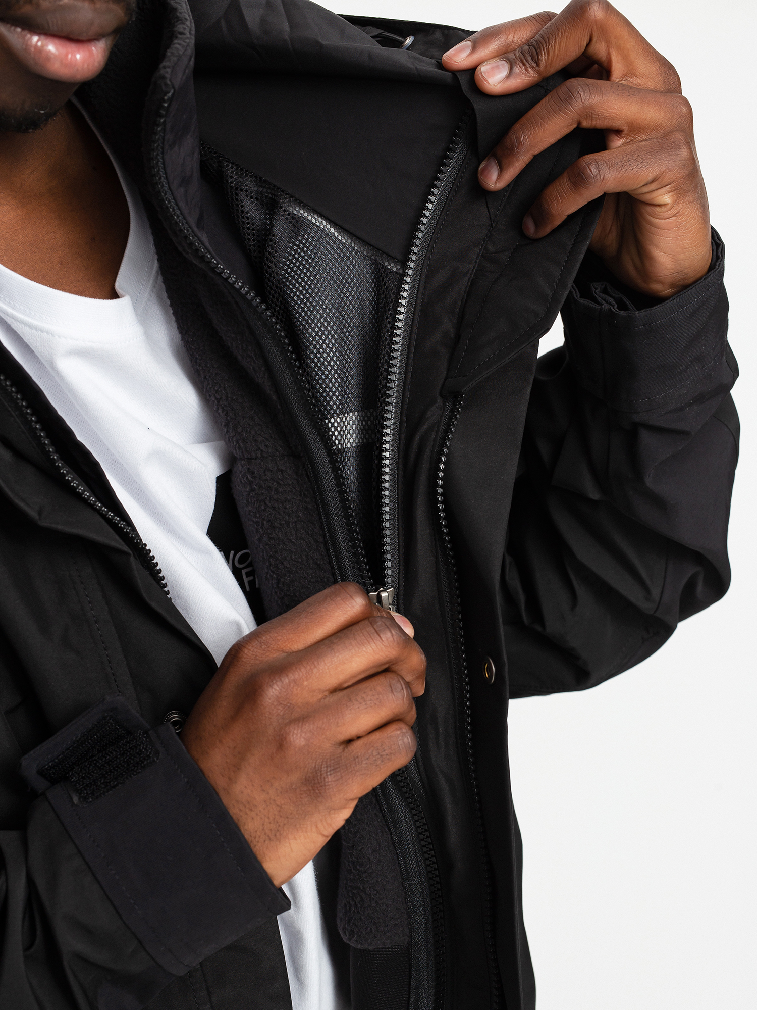 The North Face 1994 Retro Mountain Light FutureLight Jacket (tnf black)