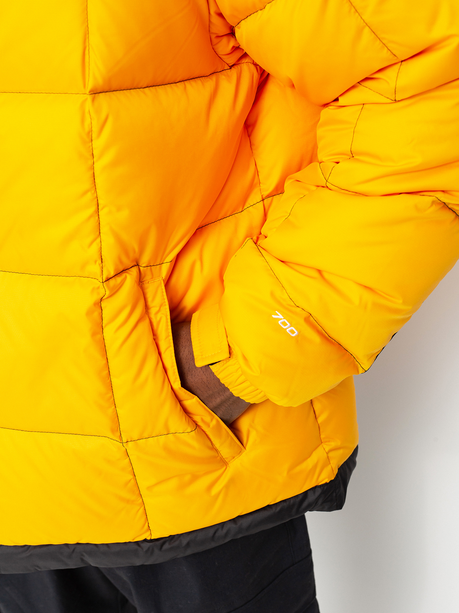 The North Face Lhotse Jacke (summit gold)