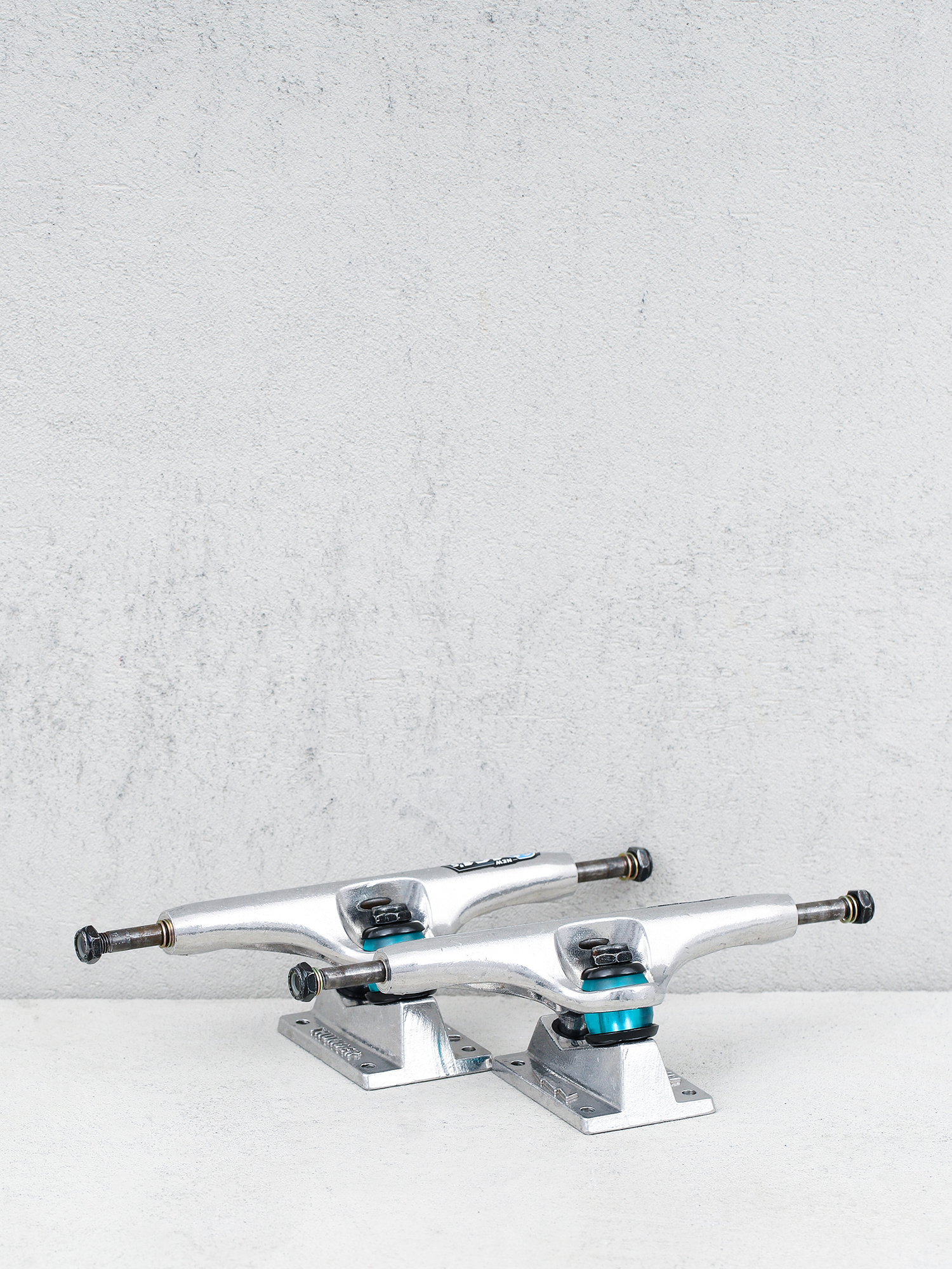 THUNDER トラック TEAM POLISH 143HI Thunder Hi 143 Polished Trucks from Slam City Skates London UK