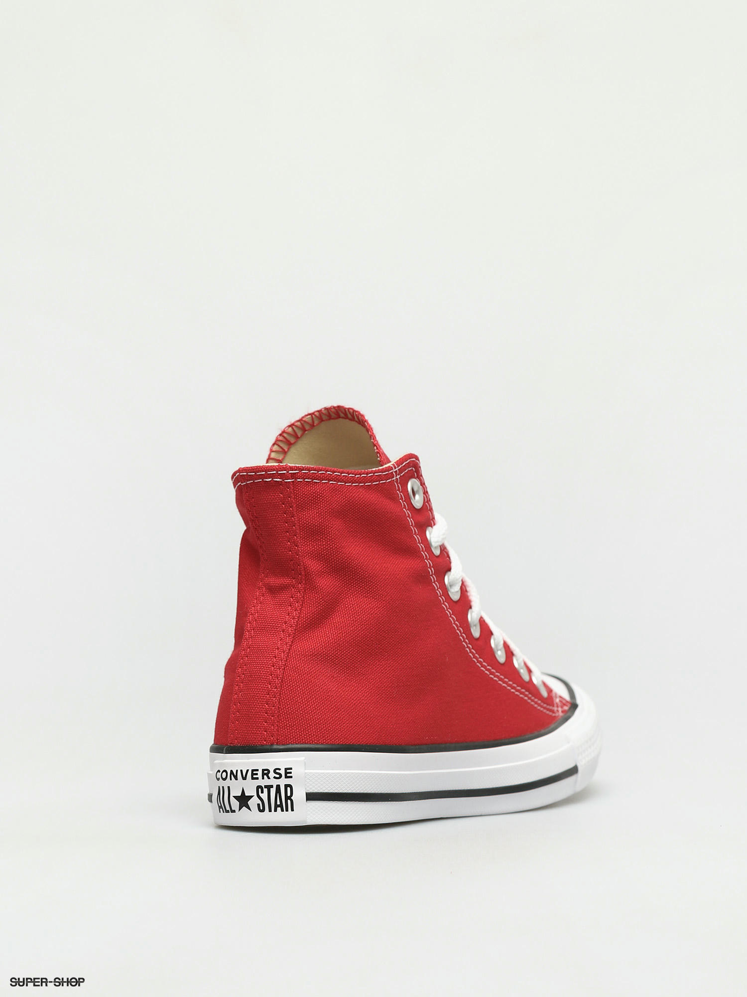 red converse with stars