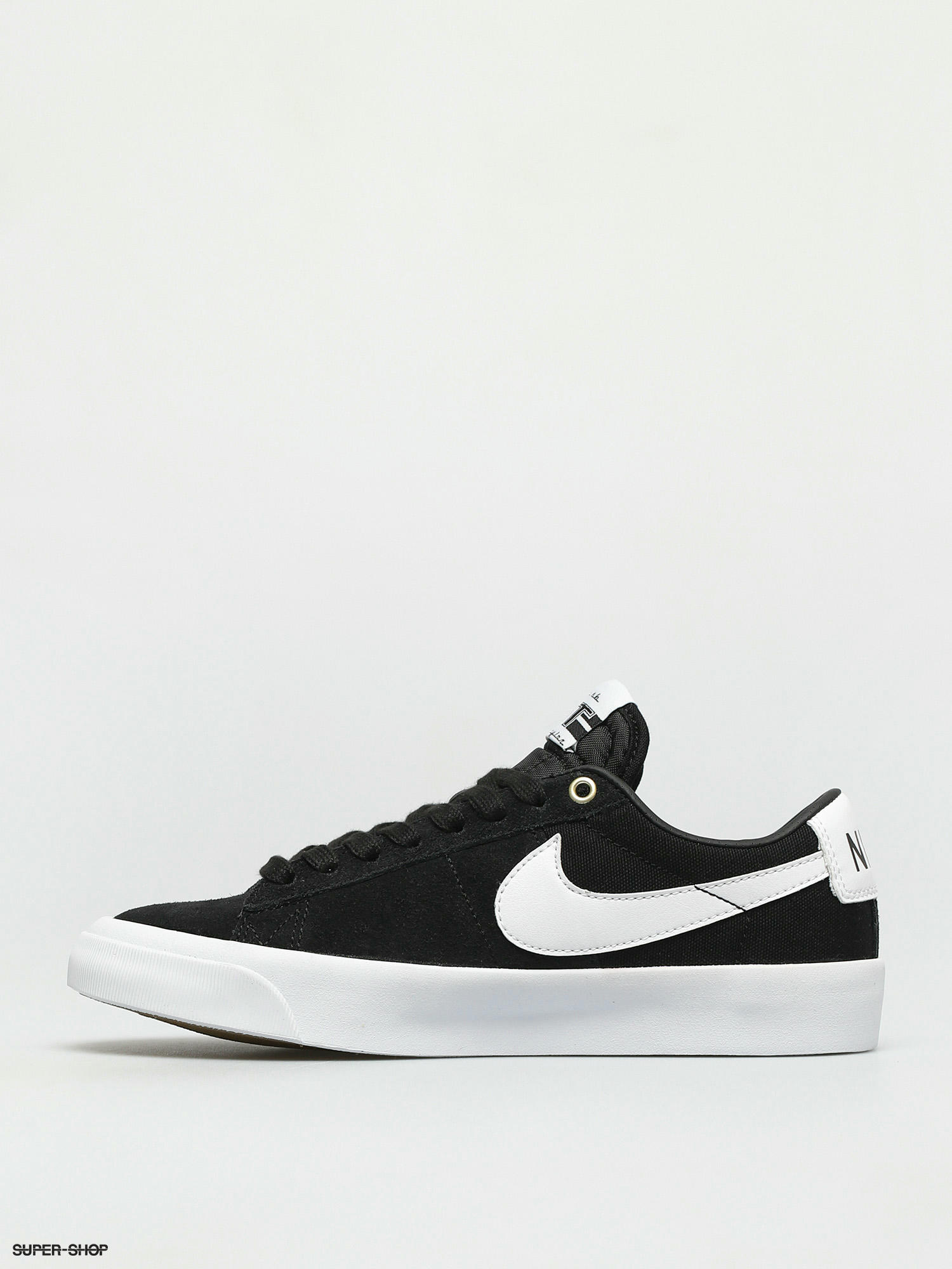 Nike Sb Zoom Blazer Low Pro Gt Shoes Black White Black Gum Light Brown