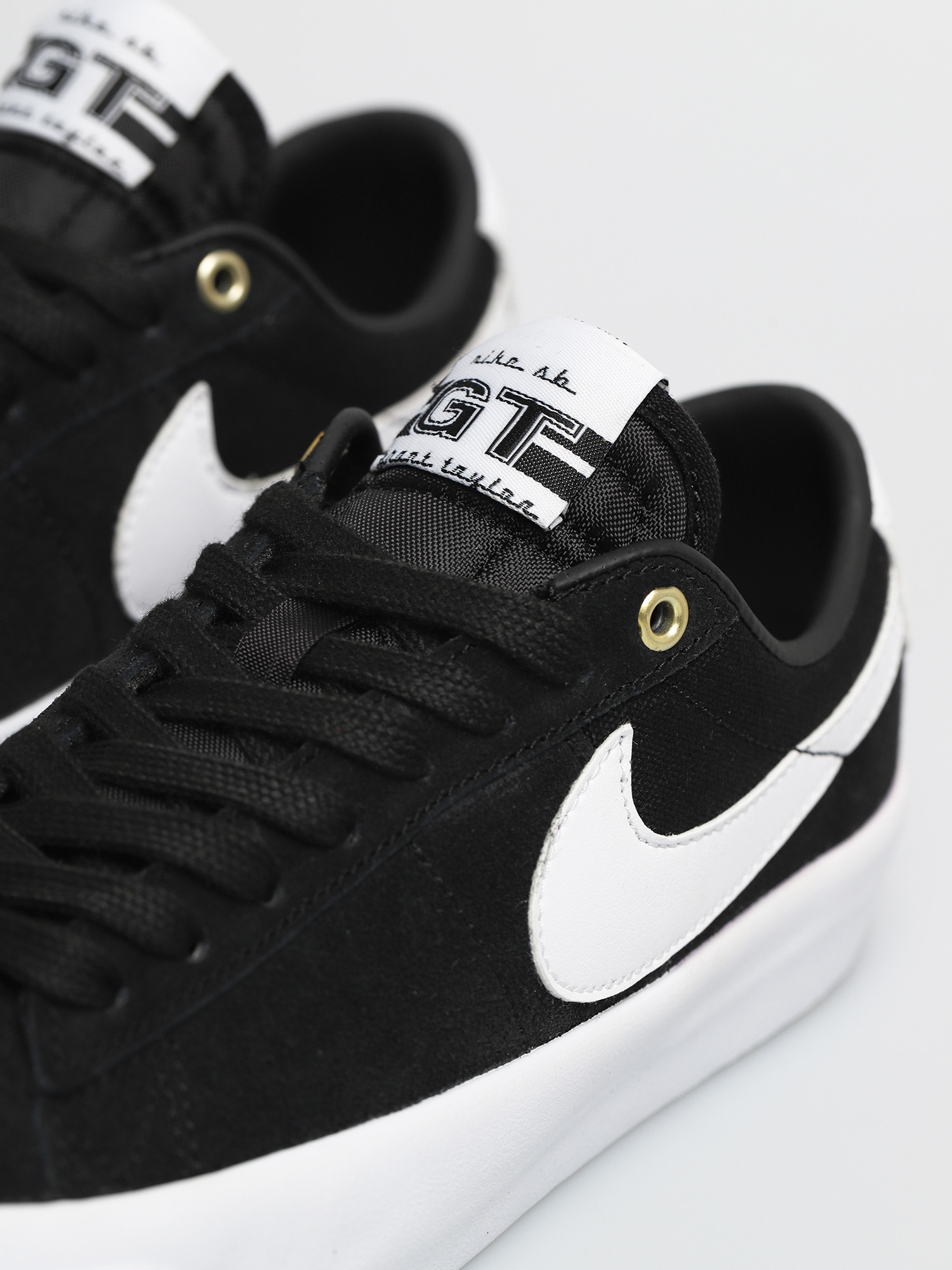 Nike SB Zoom Blazer Low Pro Gt Shoes (black/white black gum light brown)