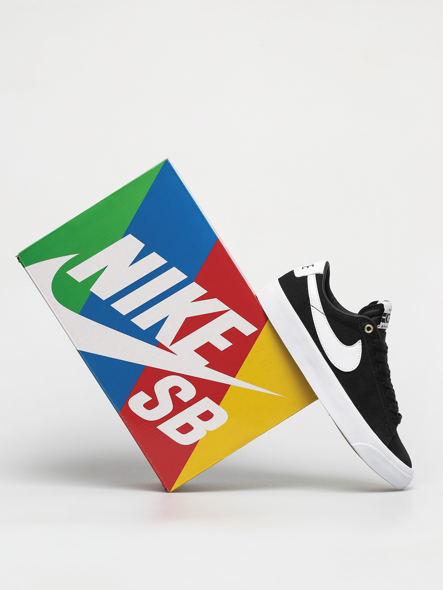 Nike SB Zoom Blazer Low Pro Gt Shoes (black/white black gum light brown)