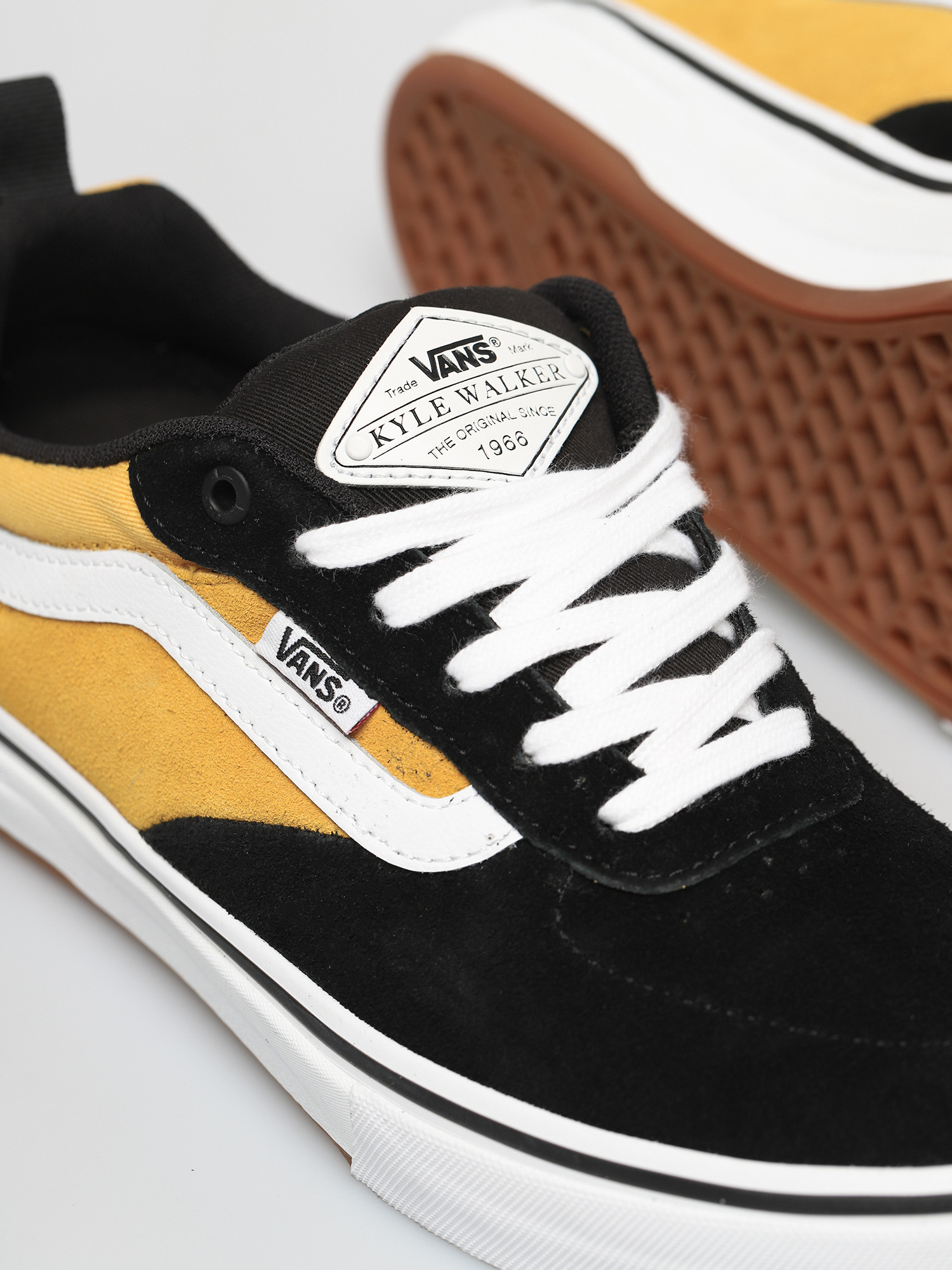 Vans kyle 2024 walker pro gold