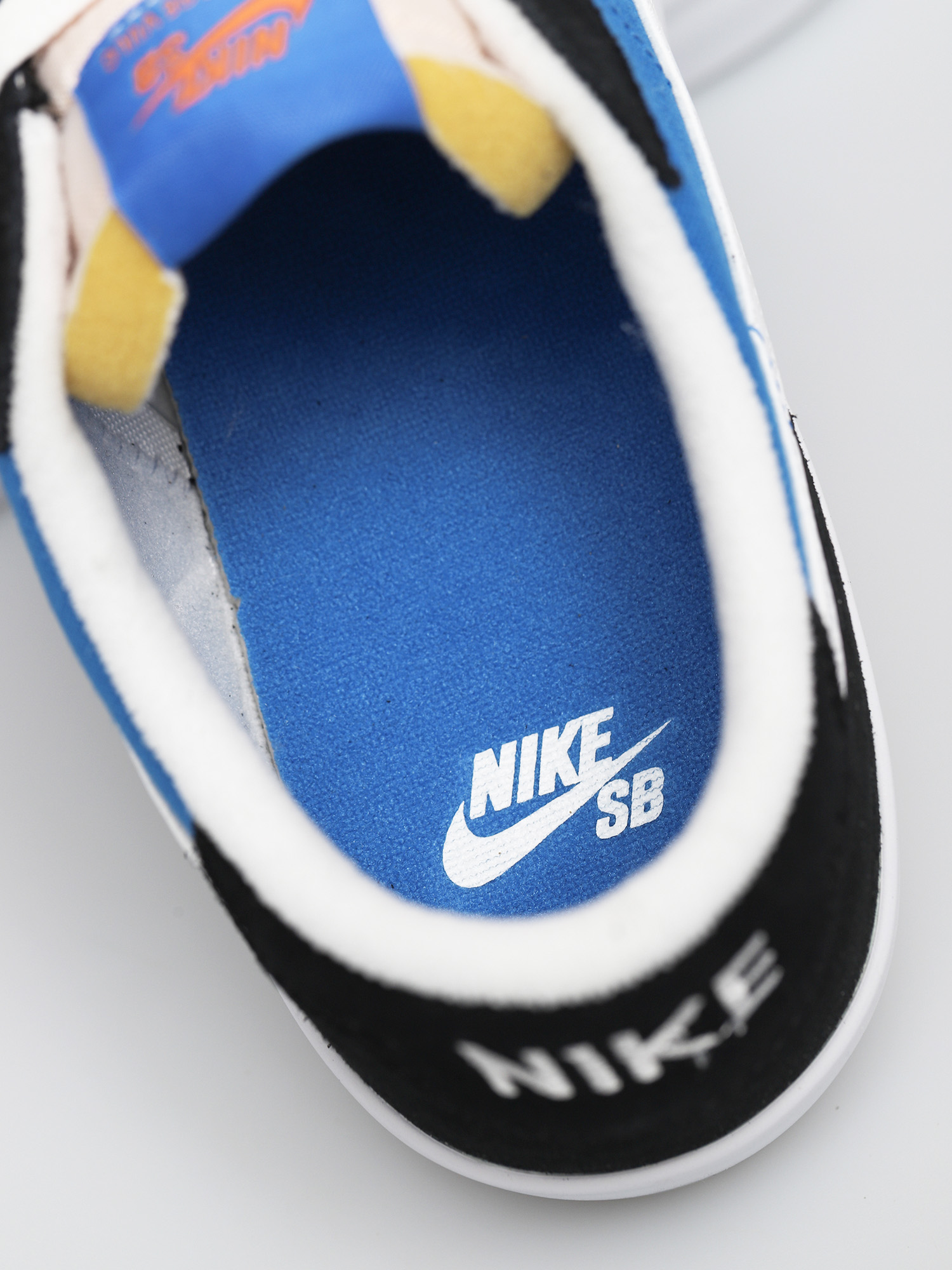 Nike SB Heritage Vulc Shoes (black/white signal blue safety orange)
