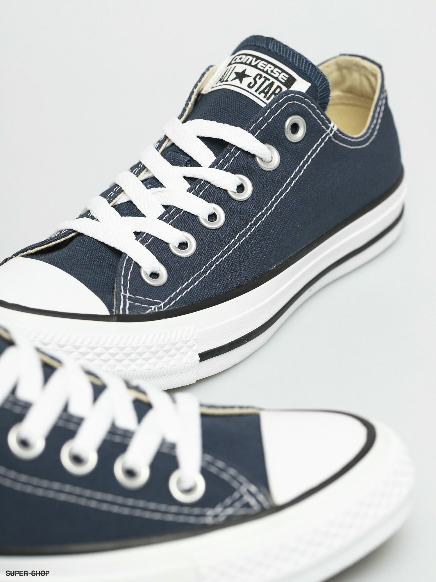 Navy blue low cut outlet converse