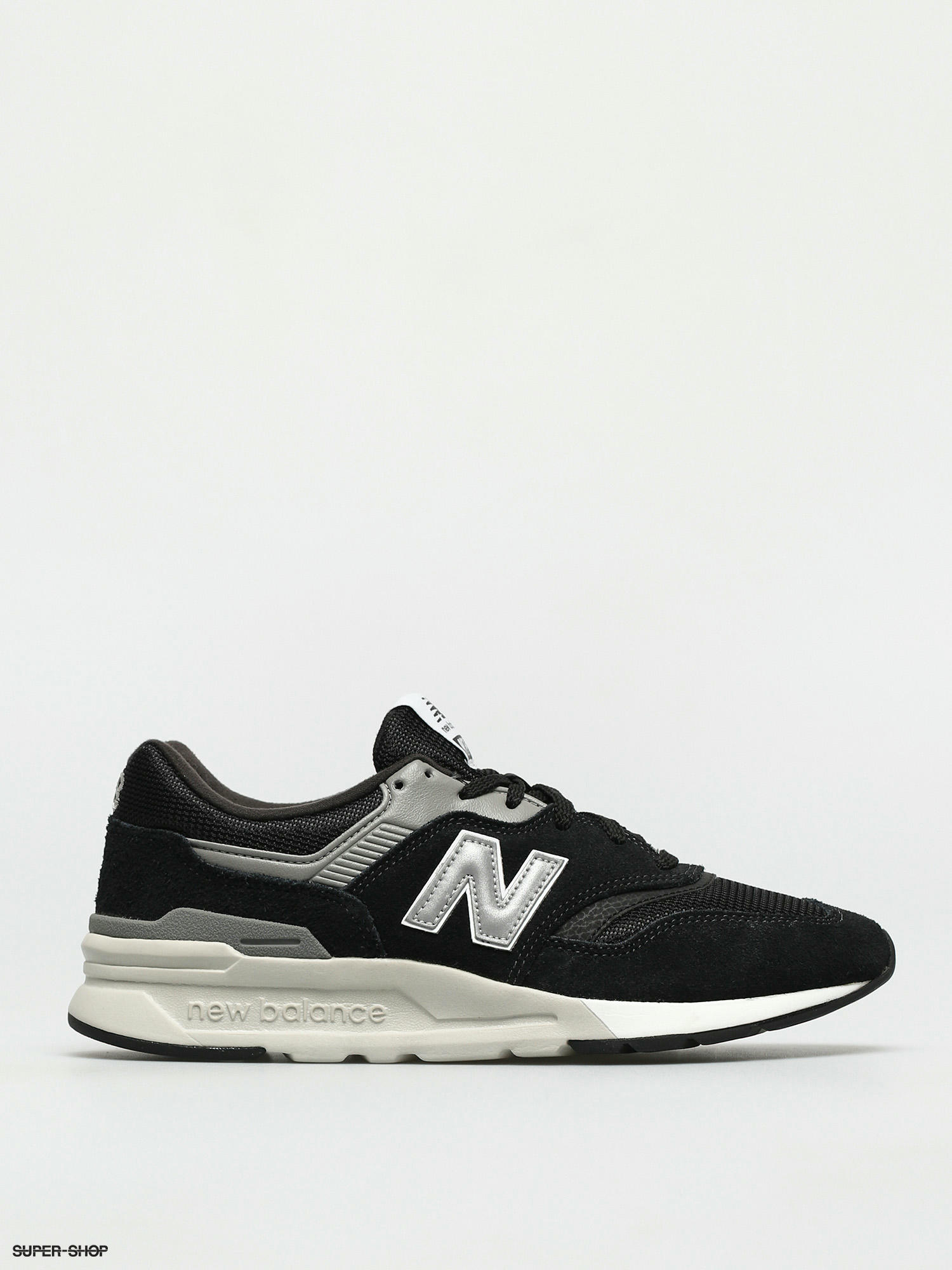 new balance in black