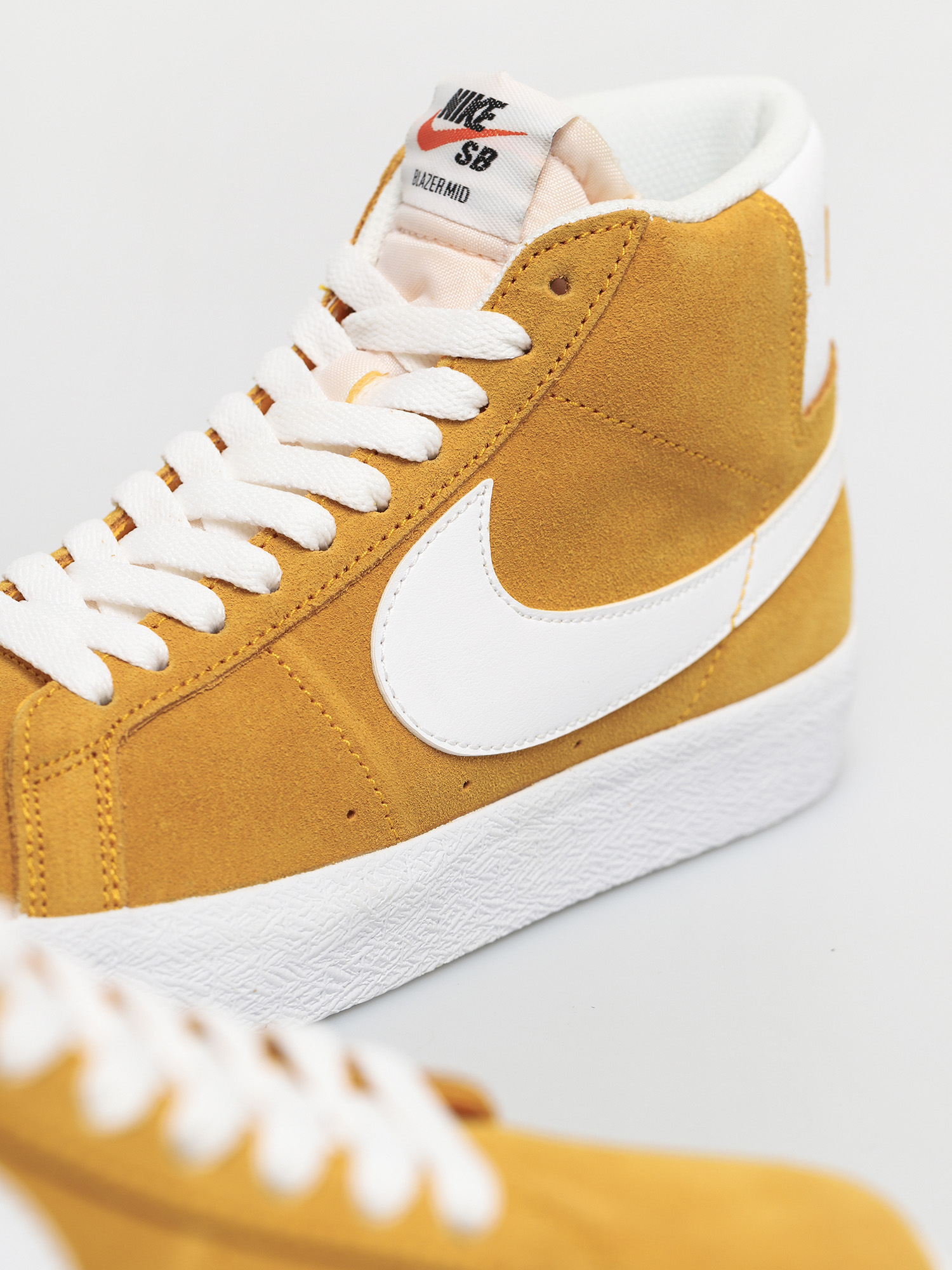 Nike Sb Zoom Blazer Mid Shoes University Gold White University Gold