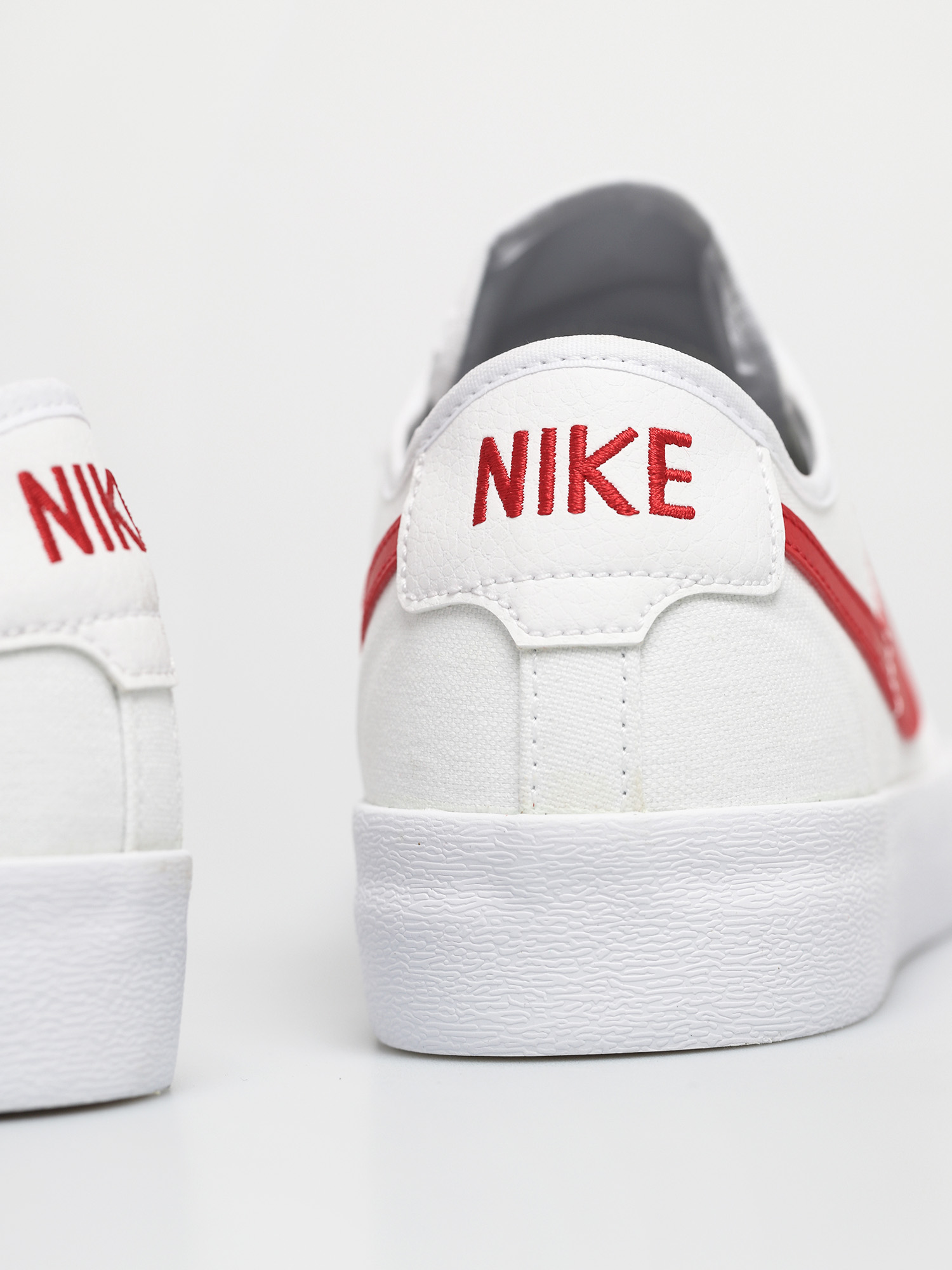 nike sb blzr court shoes white university red