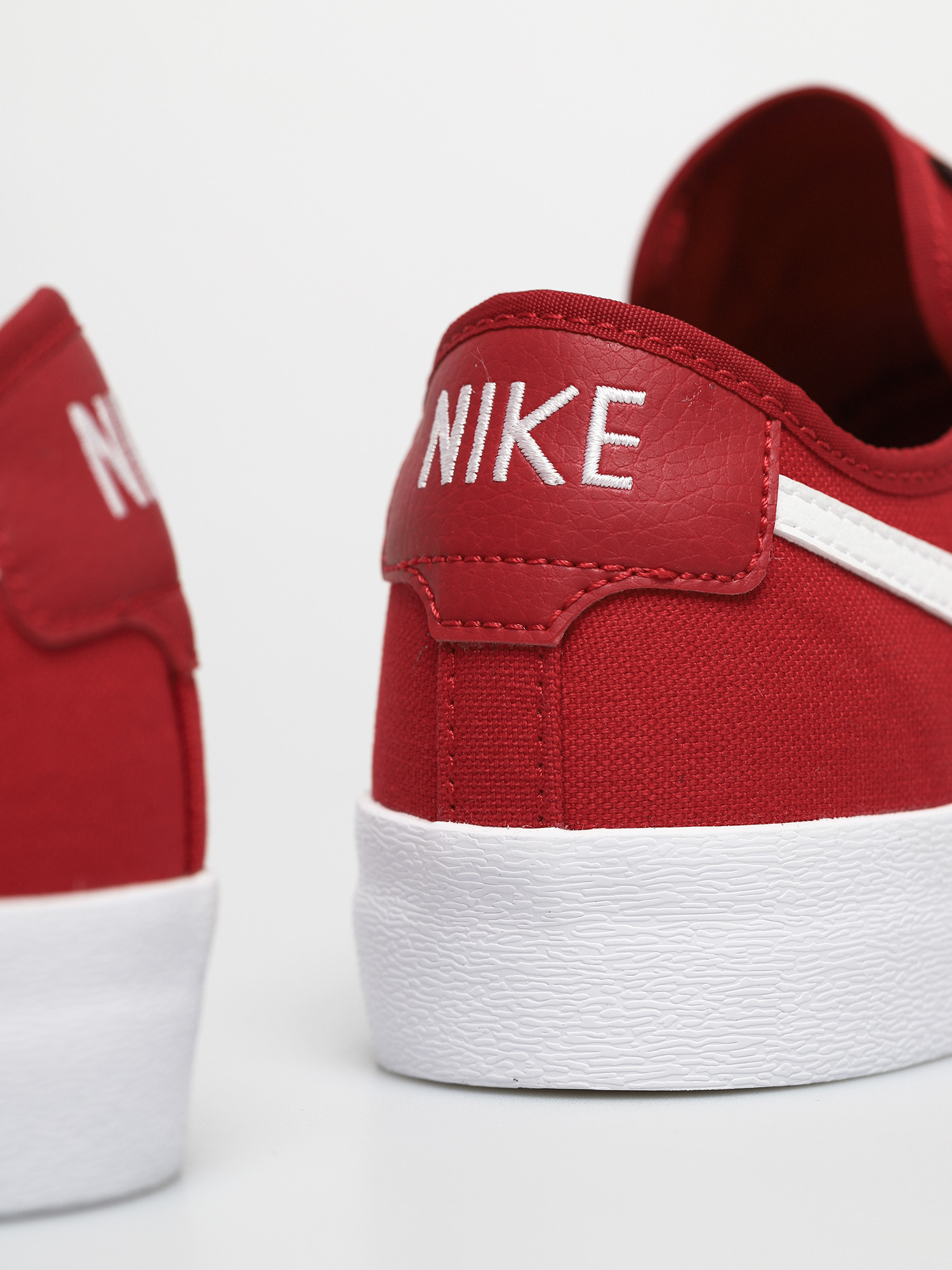 Nike SB Blazer Court Schuhe (gym red/white gym red gum light brown)