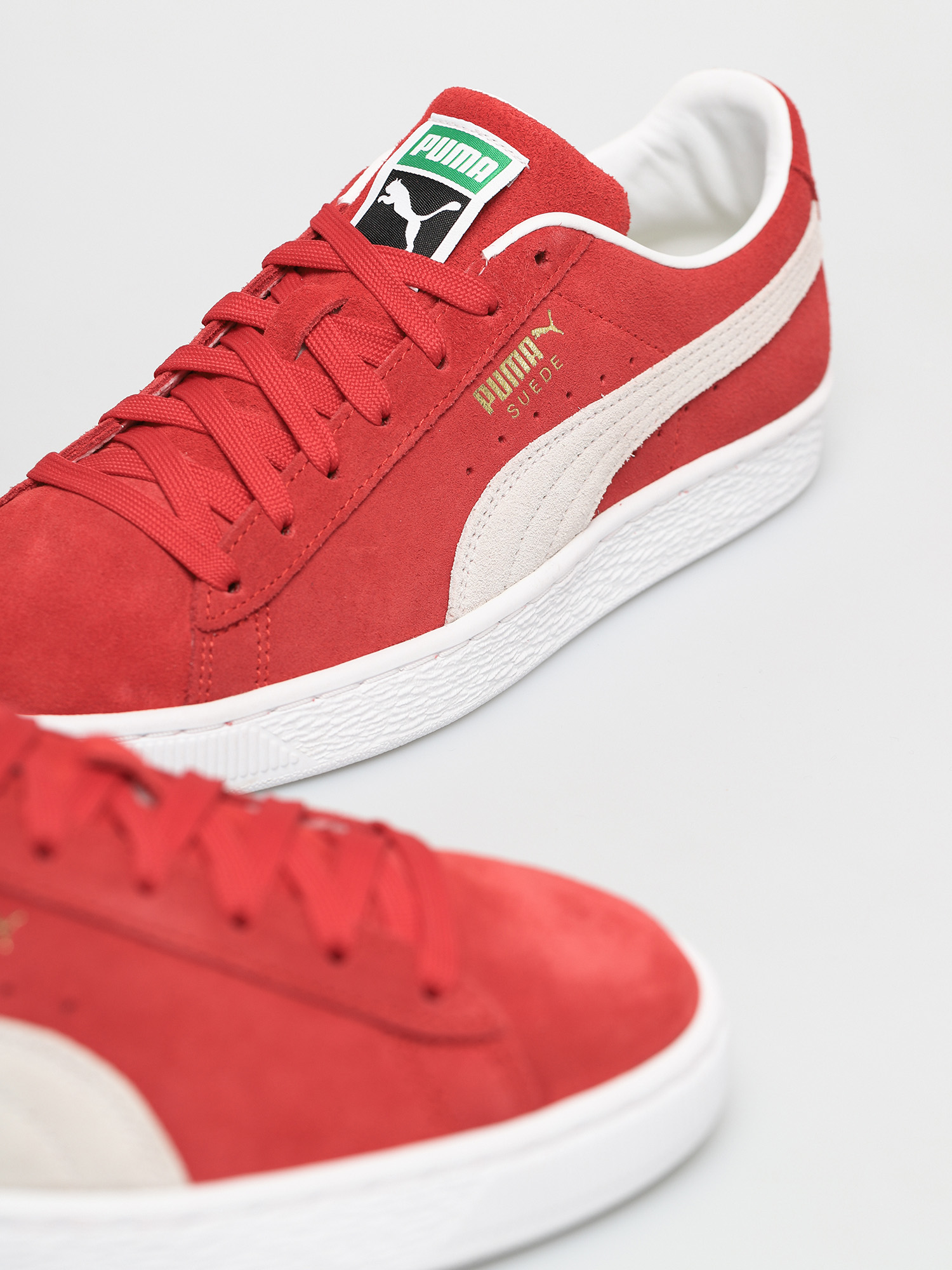 Puma Suede Classic XXI Shoes (red)