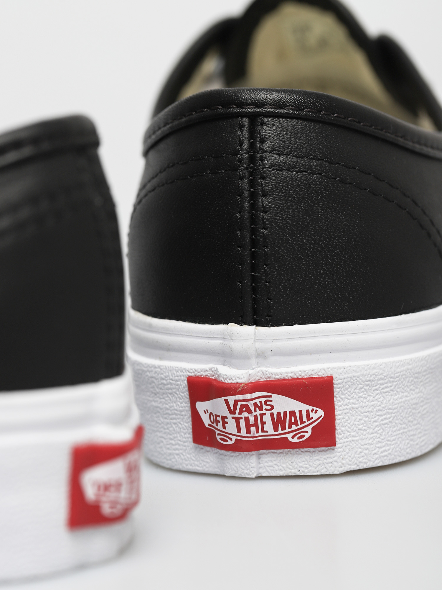 Vans Authentic Shoes (piercing black/true white)